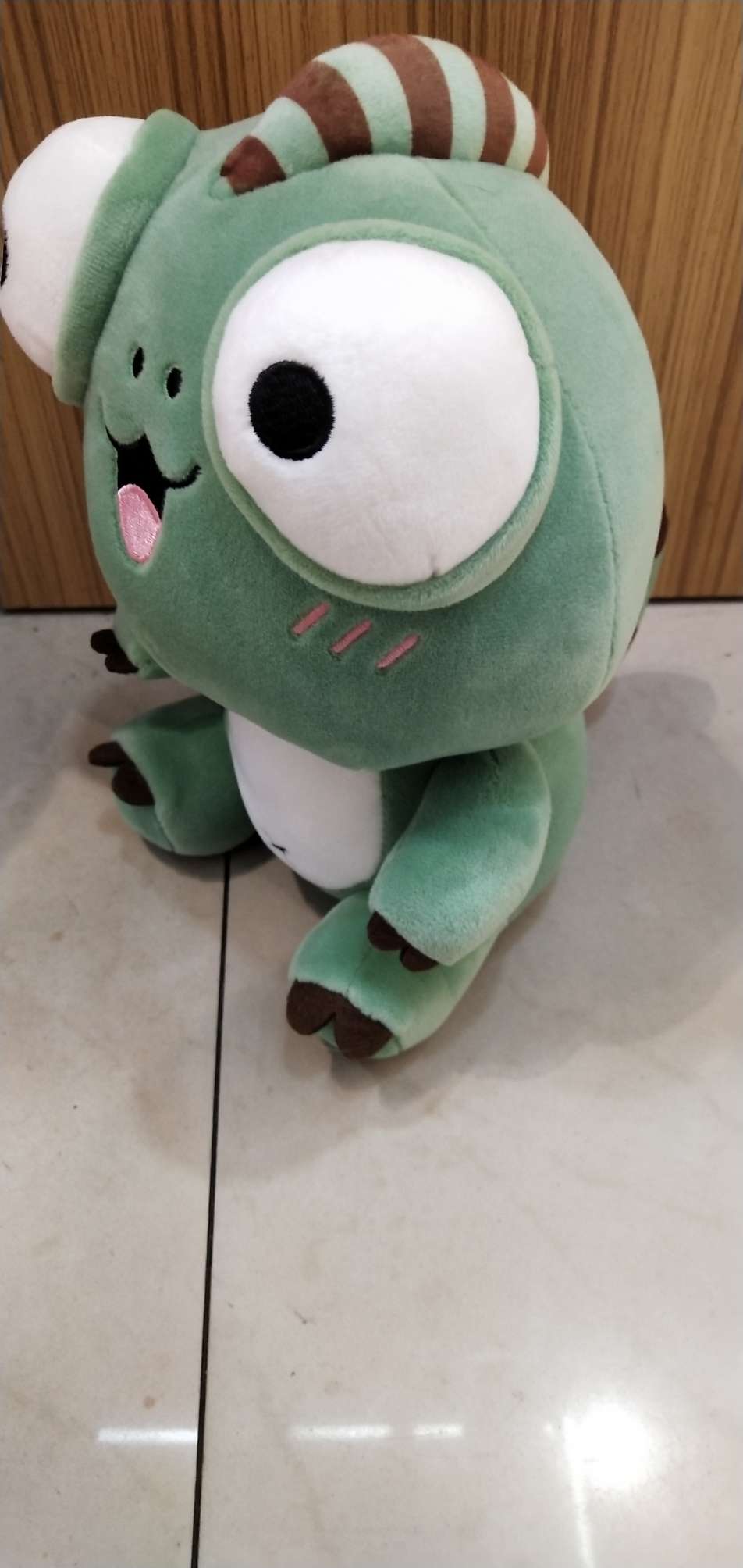 Wholesale of big-eyed cute frog plush toy claw machine figurines Item Picture