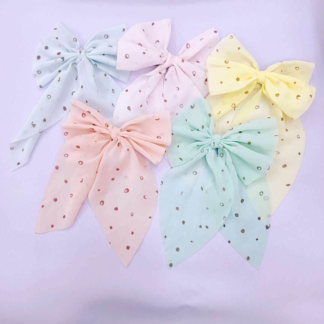 Big bow, big hairpin
