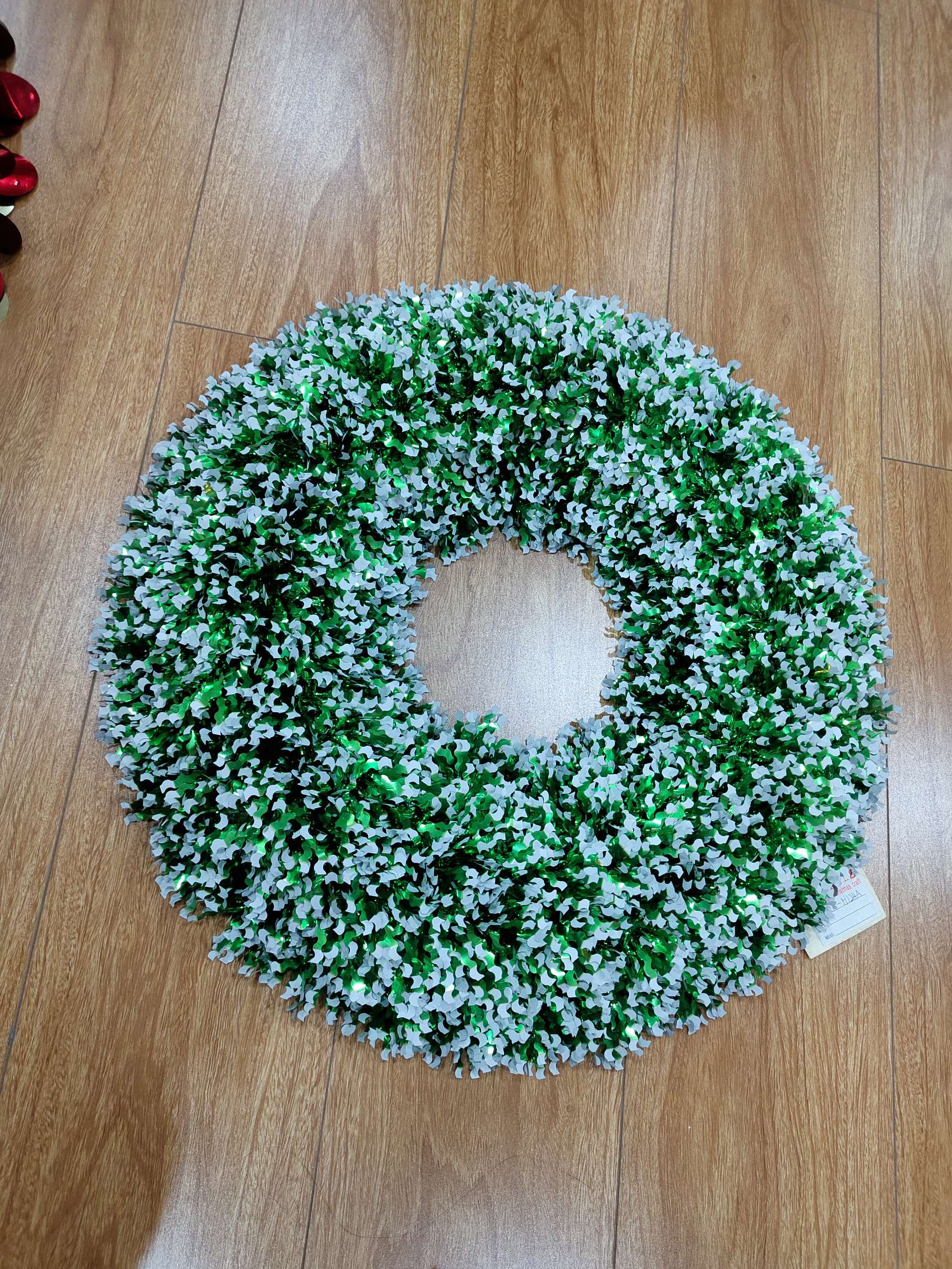 Scimitar wreath