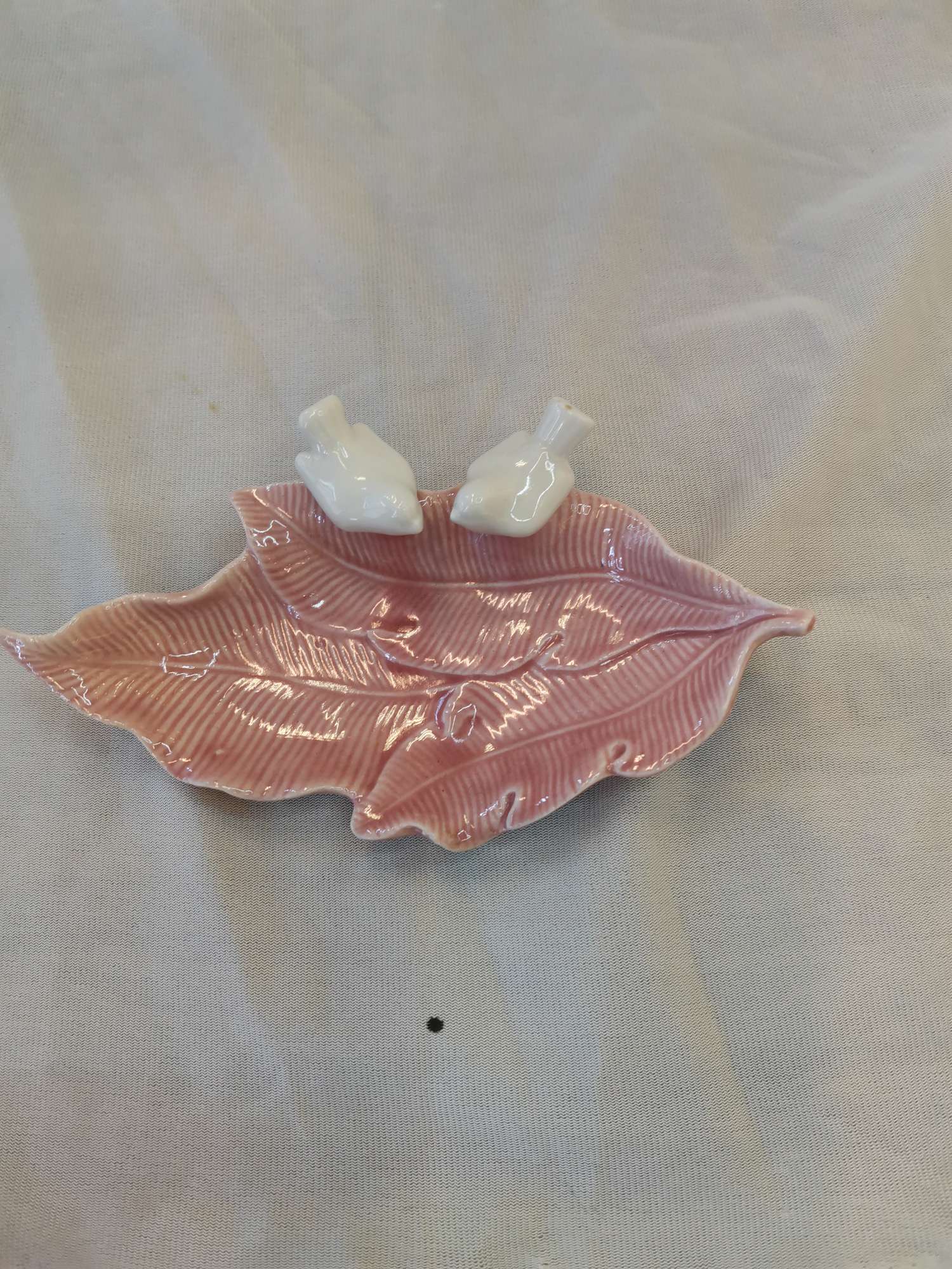 精美粉树叶造型陶瓷工艺品摆件 创意家居茶具装饰盘 鸟盘设计独特