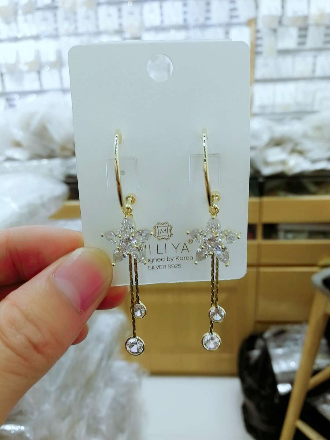 Five Star Zircon earrings thumbnail
