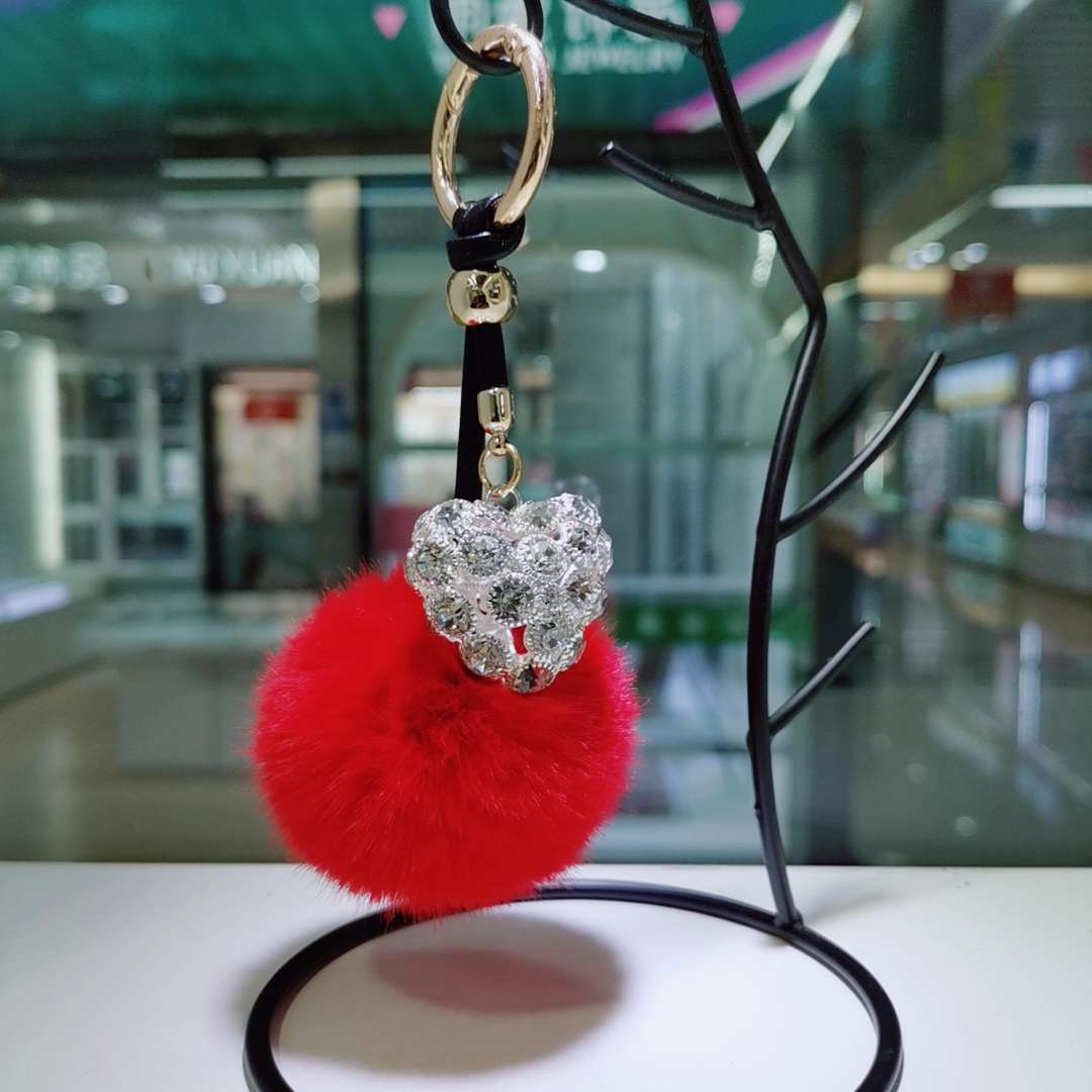 Cute mink fur imitation starry heart car keychain pendant, plush diamond-encrusted car bag, high-end decoration for women undefined