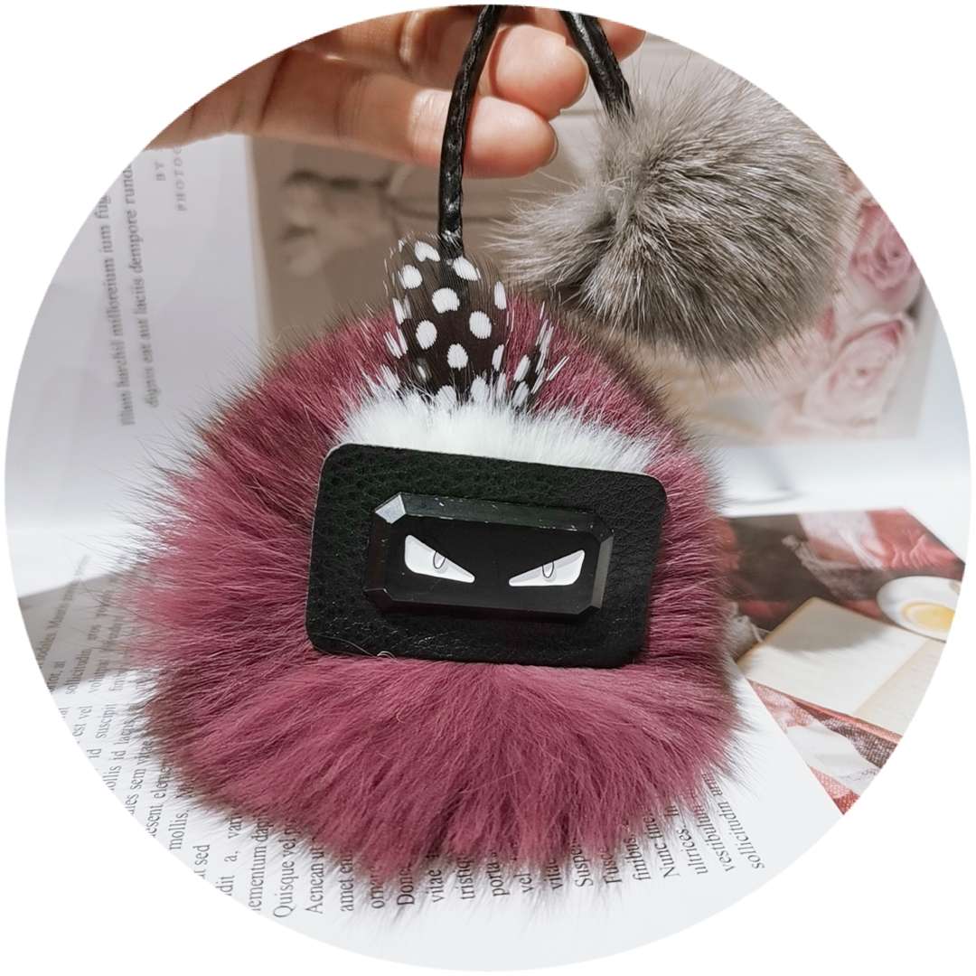 Little Monster bag pendant, real fox fur ball pendant, plush ball with accessories, car keychain pendant, cute girl Specification image