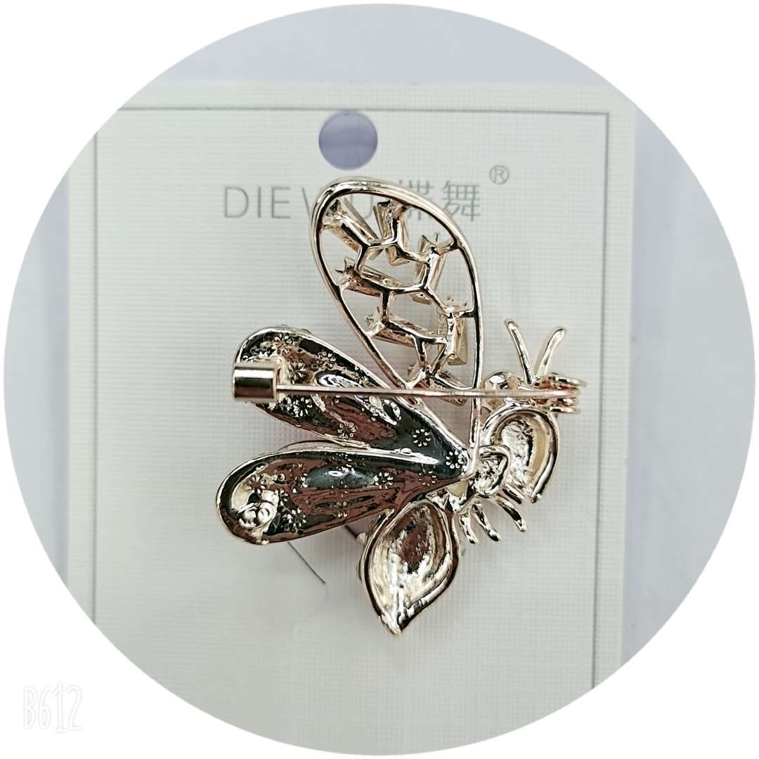 Fashionable Little Bee Brooch details Picture