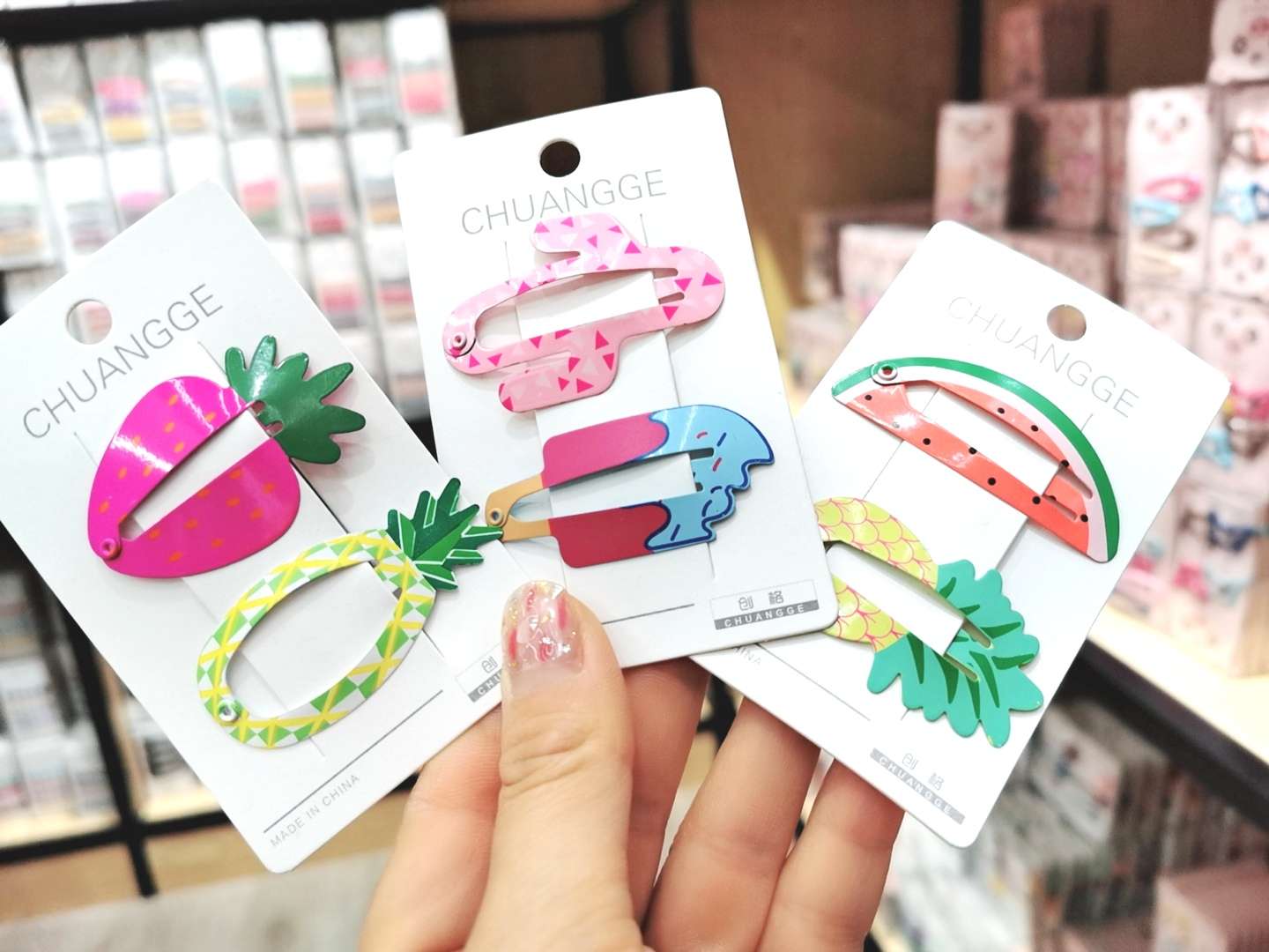 Cute Ins-style cartoon printed BB hair clips with side clips and headwear Specification image