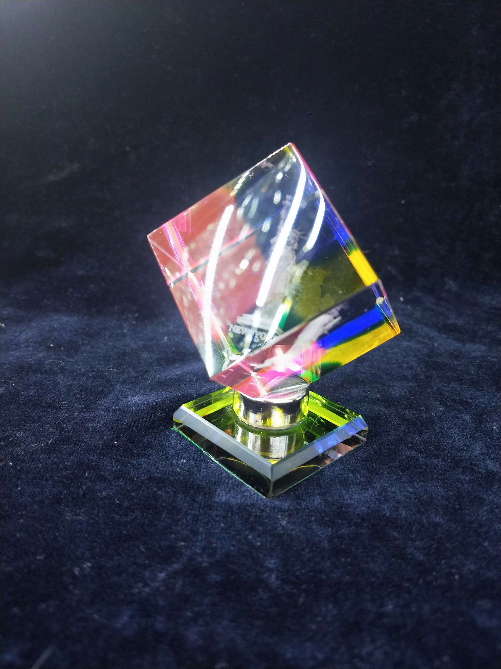 Crystal spinning Rubik's Cube