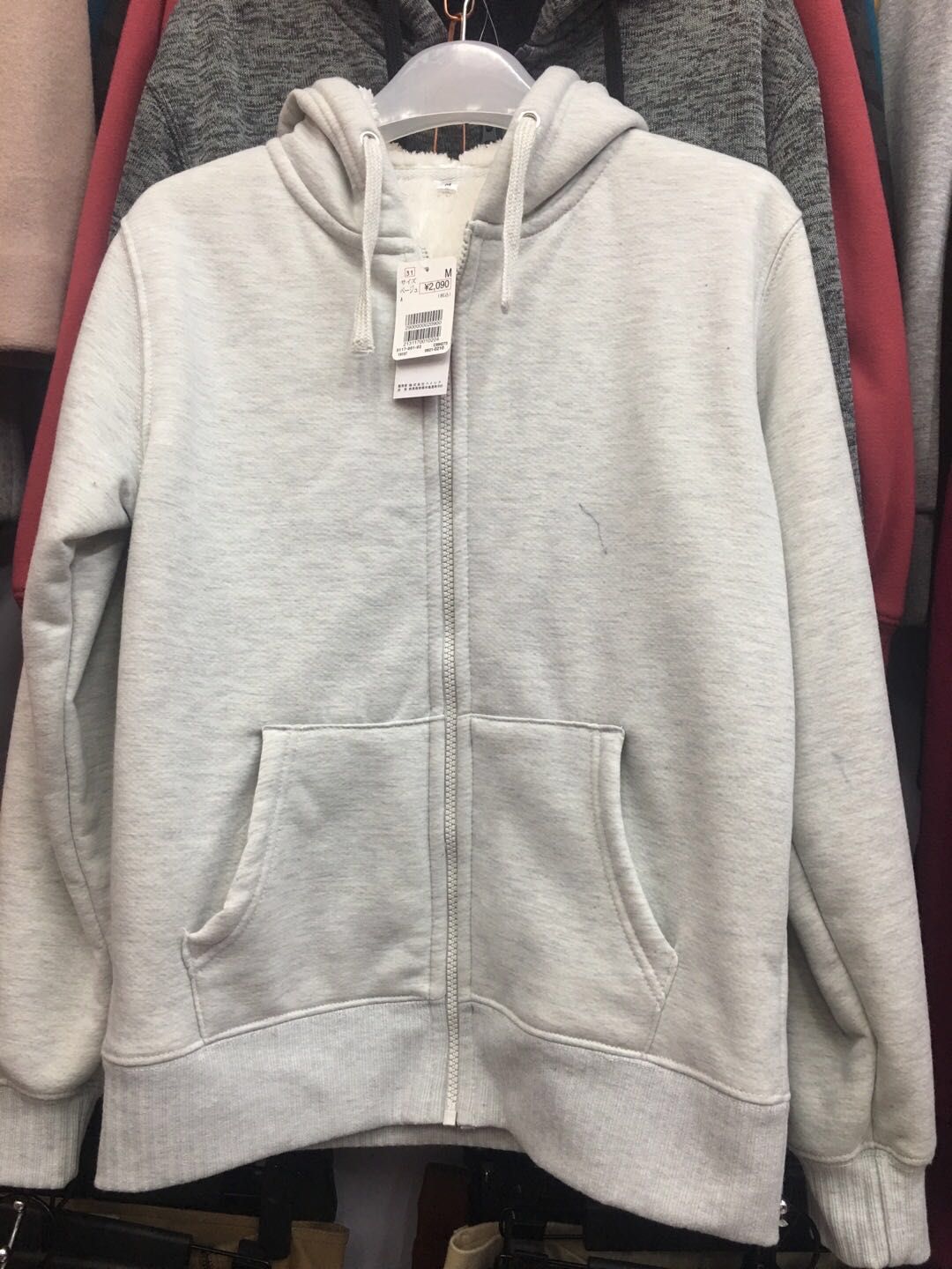 库存女装卫衣加绒细节图