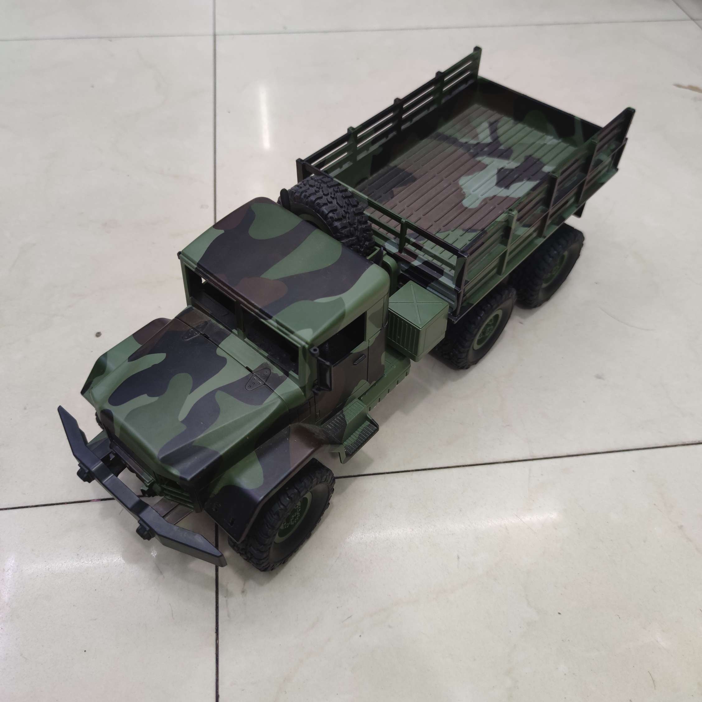Electric remote control pickup truck