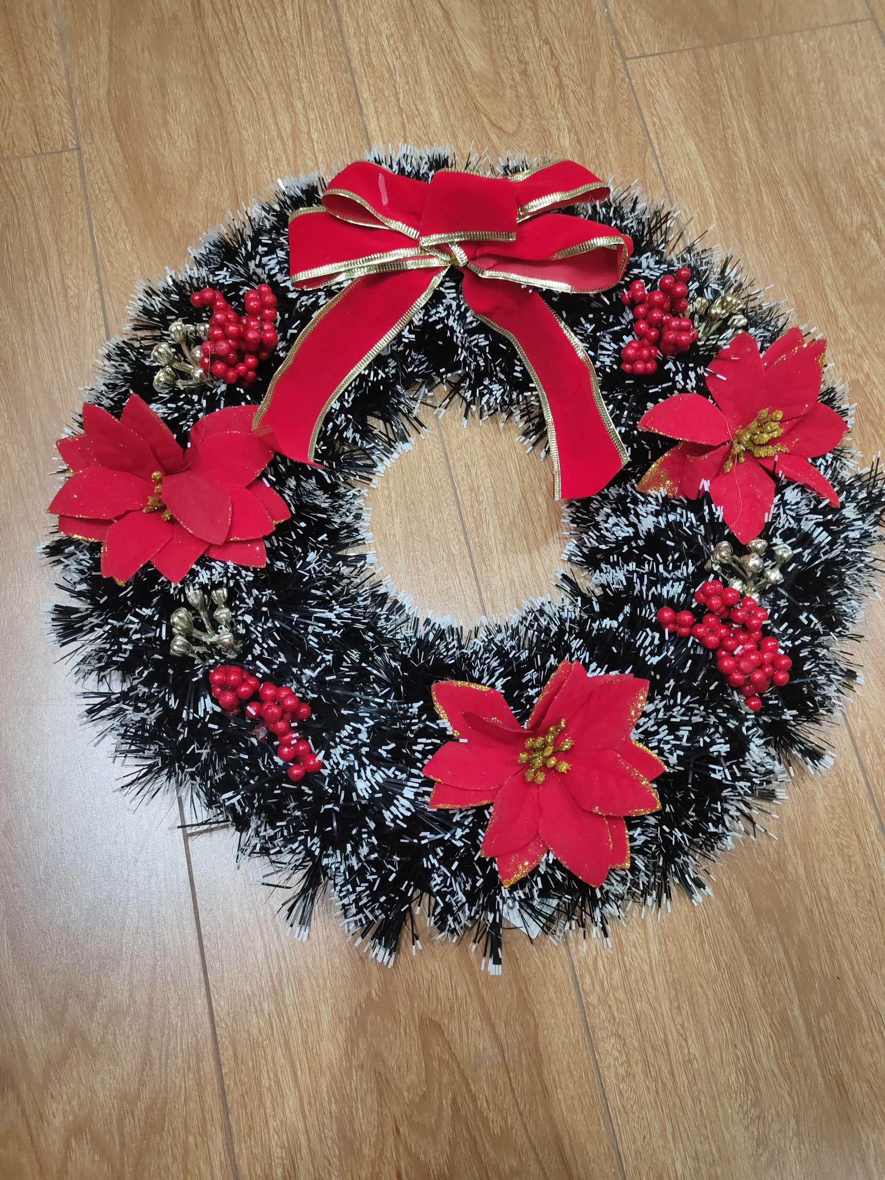 Christmas red wreath