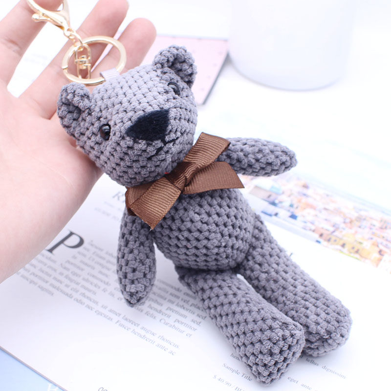 Cute cartoon bear bag pendants, fashionable car keychains, key chains, high-end pendants, couple gifts for men and women Application Scenario