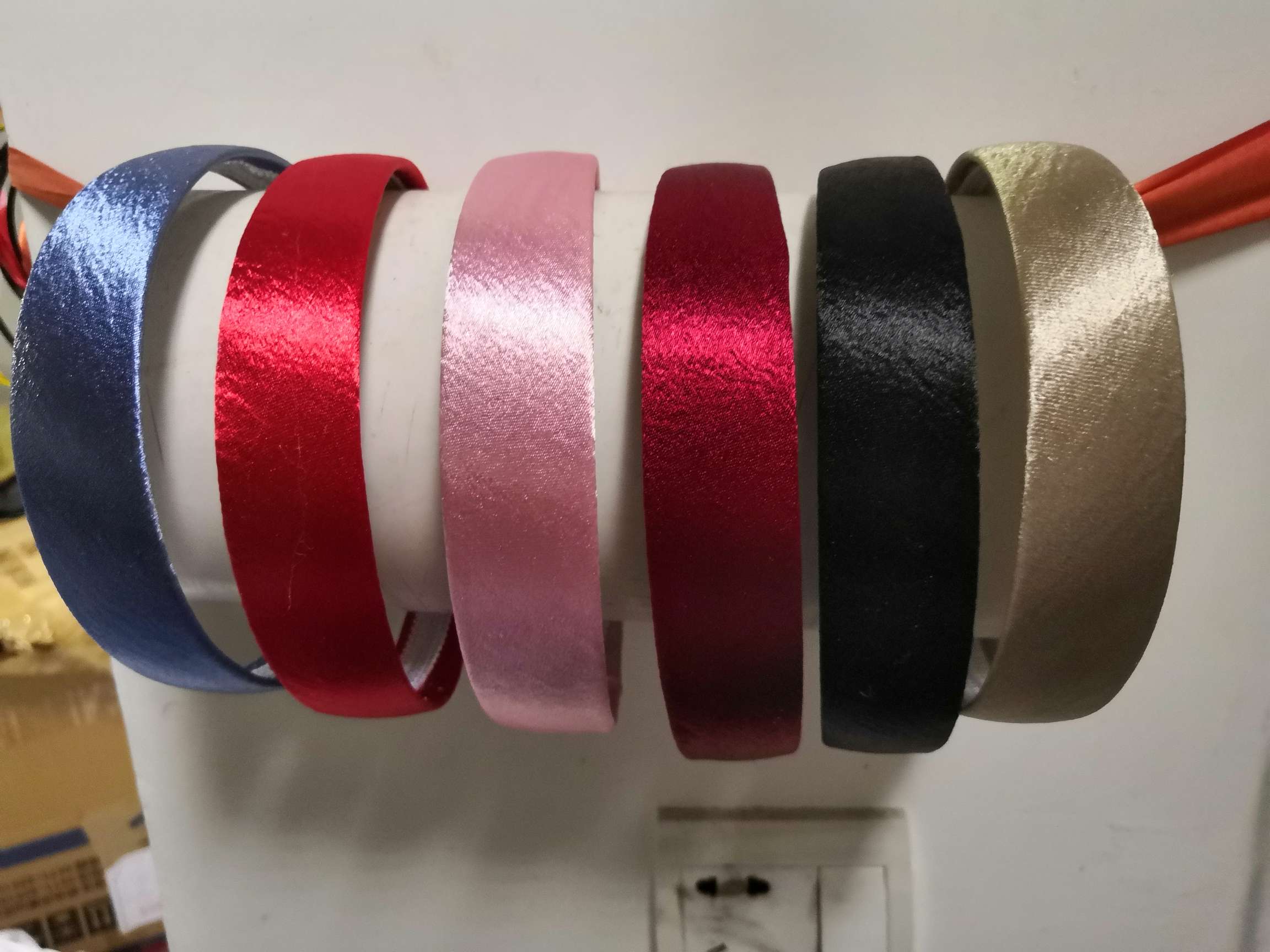 Glitter cloth all over the head buckle thumbnail