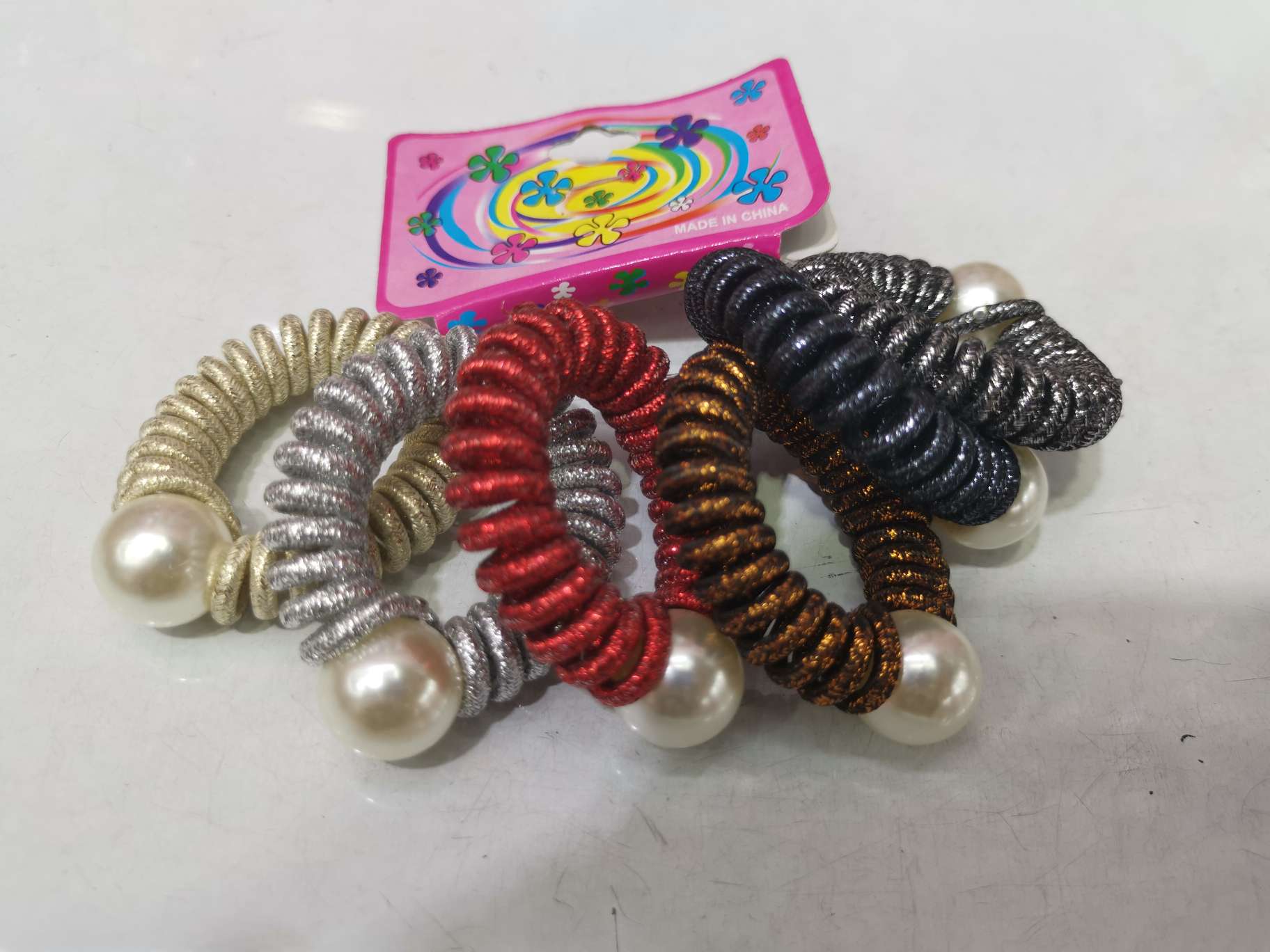 Gold wire fine line bead