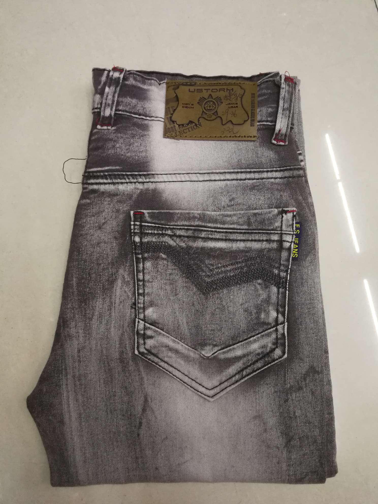 Men's jeans thumbnail