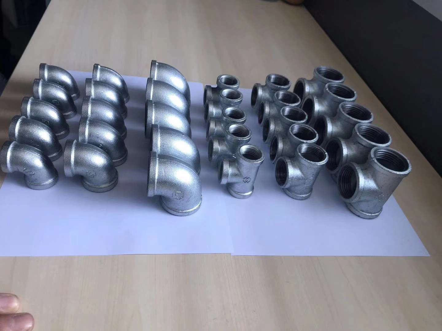 Malleable steel pipe fittings thumbnail