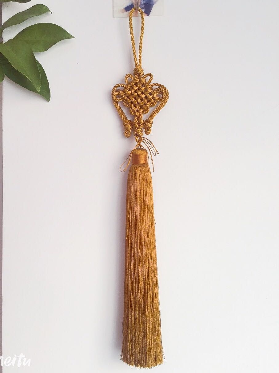 Large Chinese knot tassel pendant for wall hanging in the foyer Item Picture