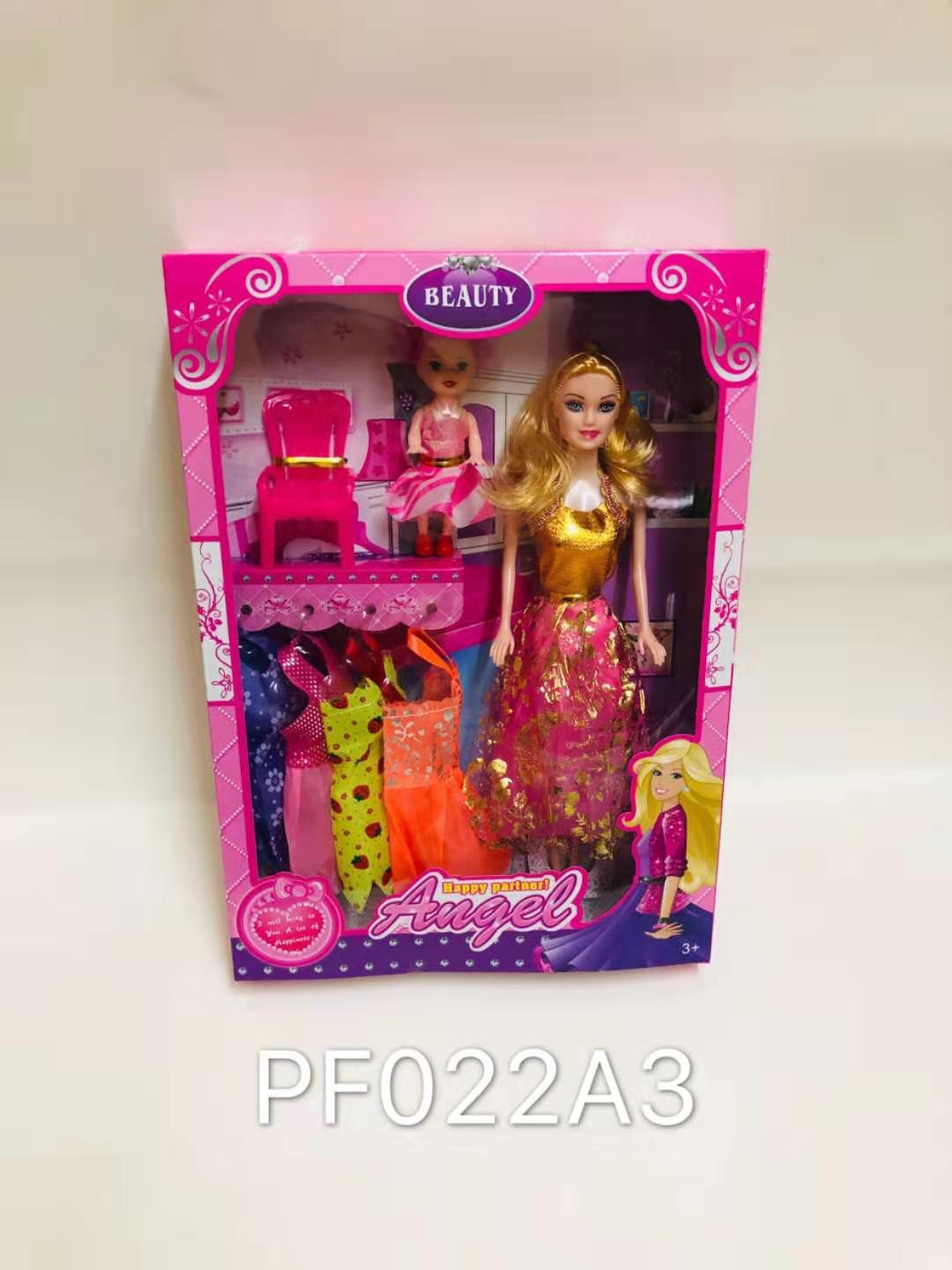 11-inch Barbie doll changing clothes with little kid PF022A3