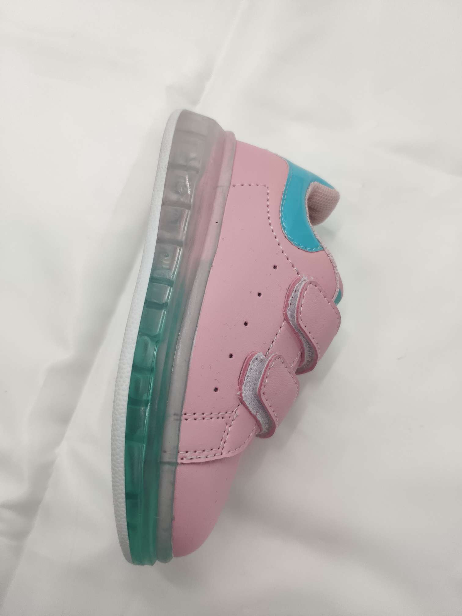 Lady pink fashion Velcro sneakers thumbnail