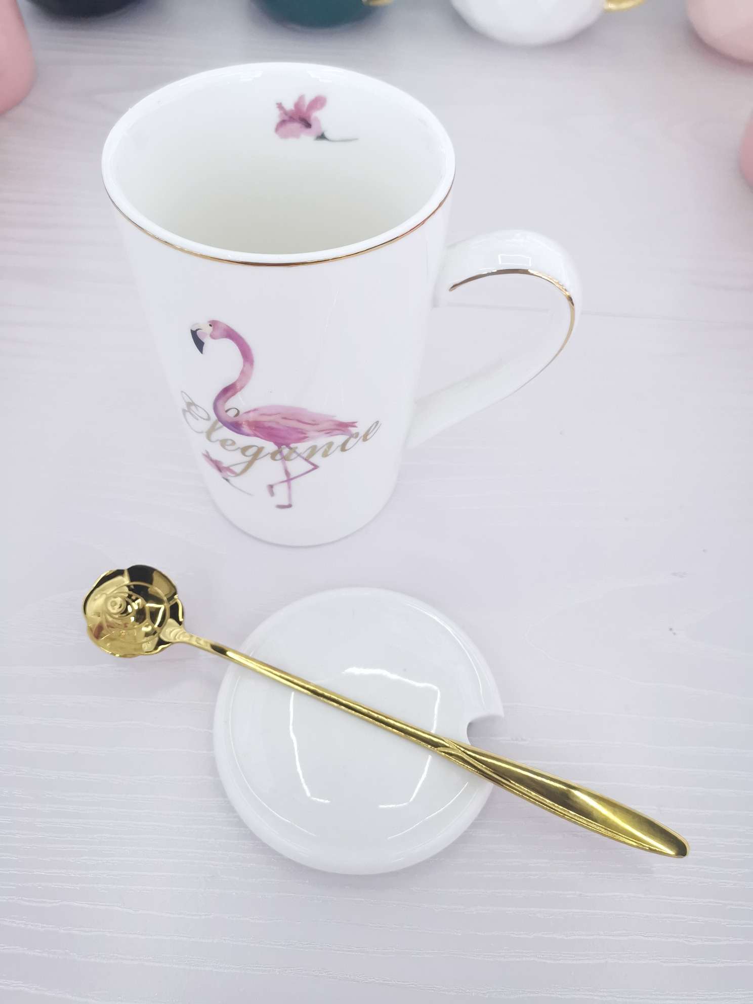 Flamingo gilded ceramic cup, coffee cup, water cup Application Scenario