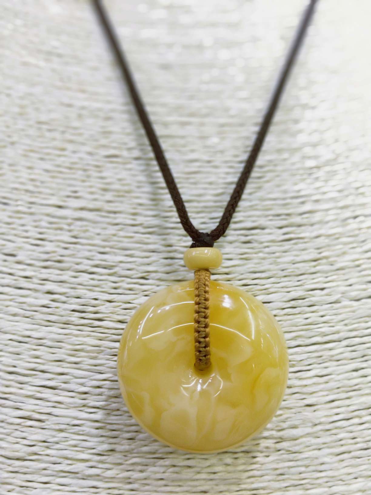 蜜蜡吊坠
