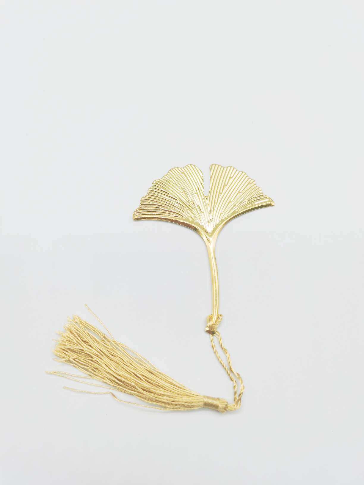 Bookmarks, metal bookmarks, ginkgo leaf bookmarks Application Scenario