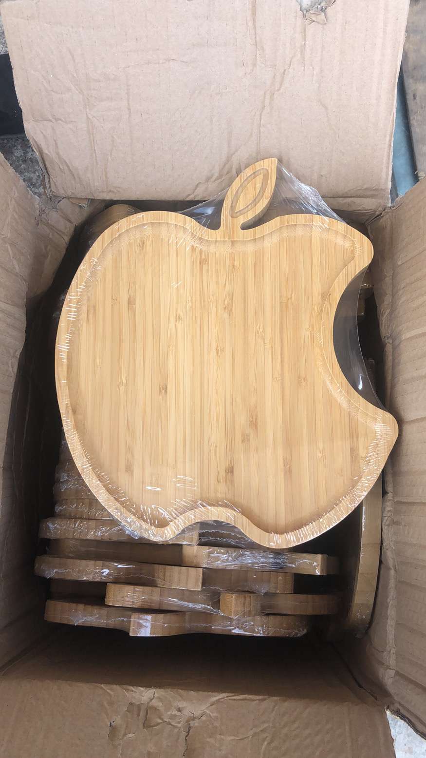 Plato de bambú para manzana