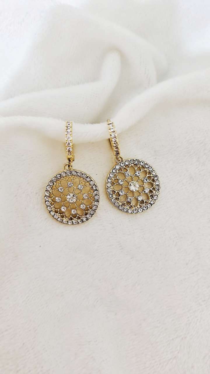 Studs female simple student bully studs Circle small fresh small cute earrings personality Korean gold-plated earrings