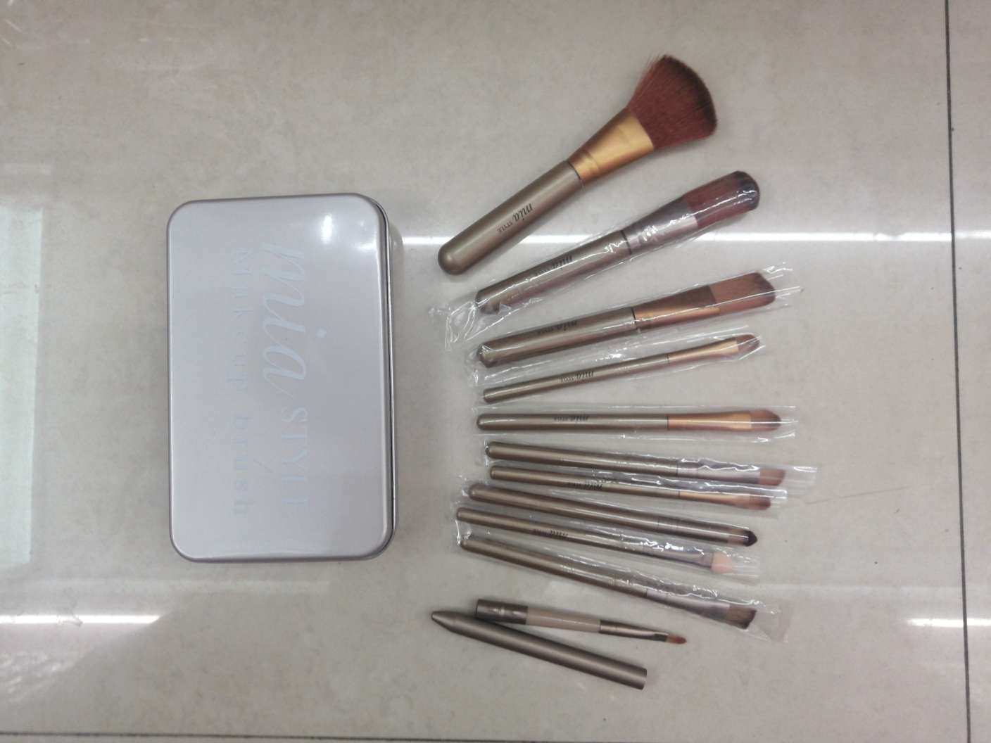 12 iron box makeup brush factory direct sale thumbnail