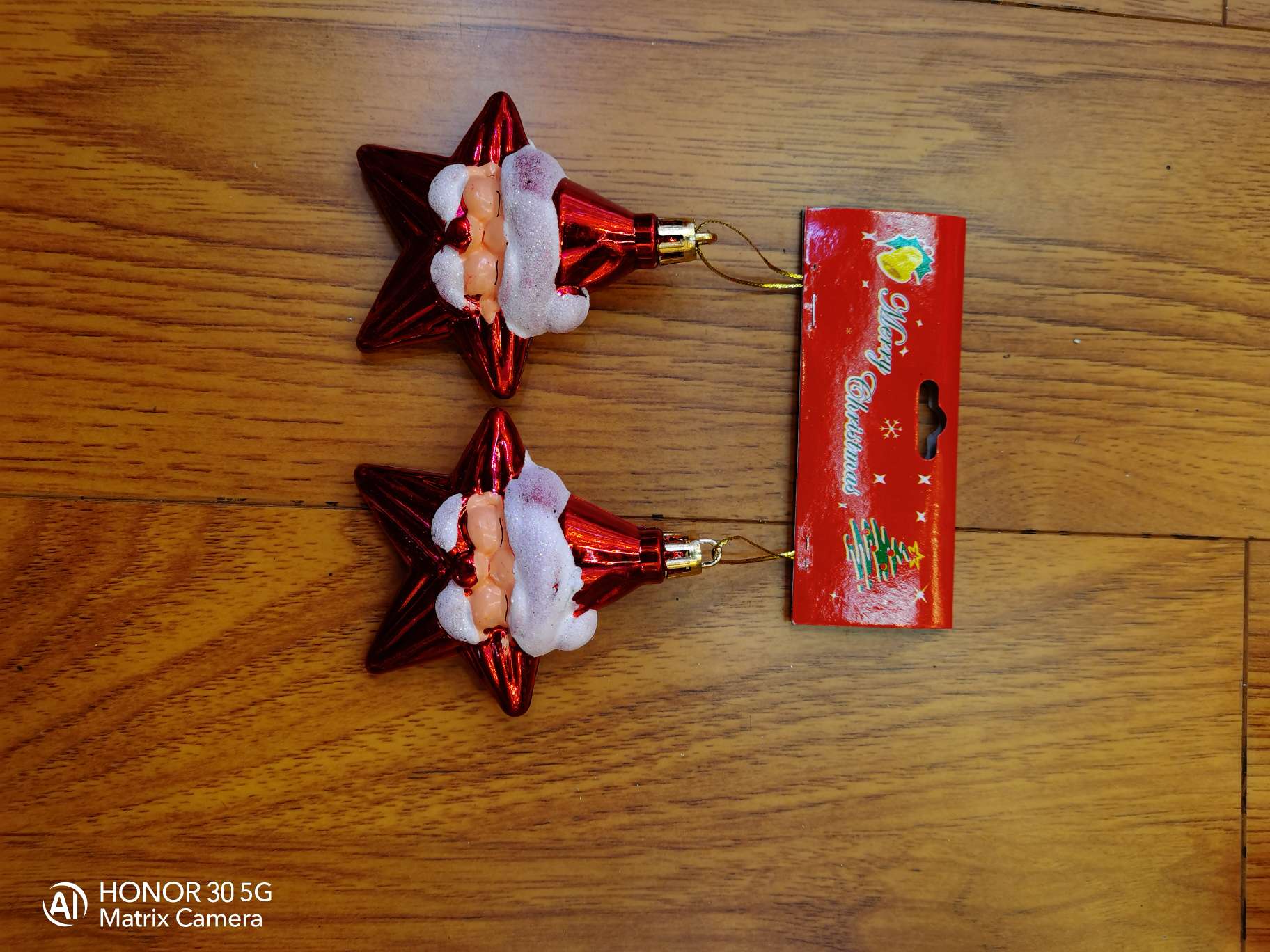 Christmas tree decorations: foam balls, electroplated balls, transparent balls, illuminated painted balls, irregular-shaped balls details Picture