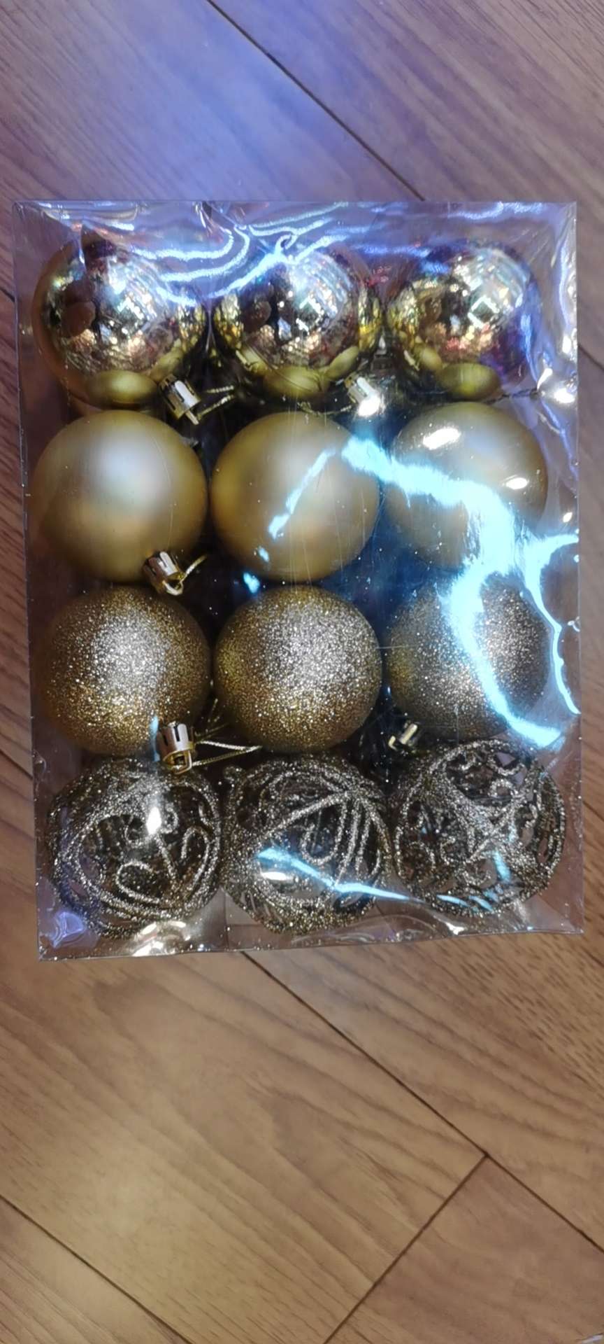 Christmas products, Christmas tree decorations, foam balls, hollowed-out balls, transparent balls, illuminated Christmas tree pendants details Picture