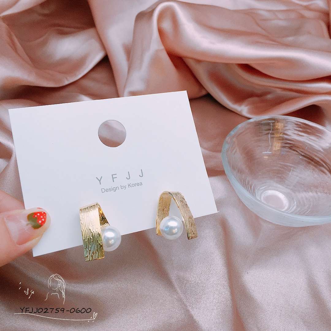 Simple Cold Style High Sense Earrings Fashion Everything details Picture