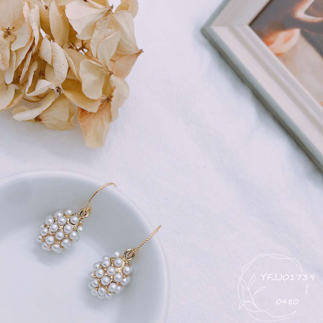 Korean style pearl earrings