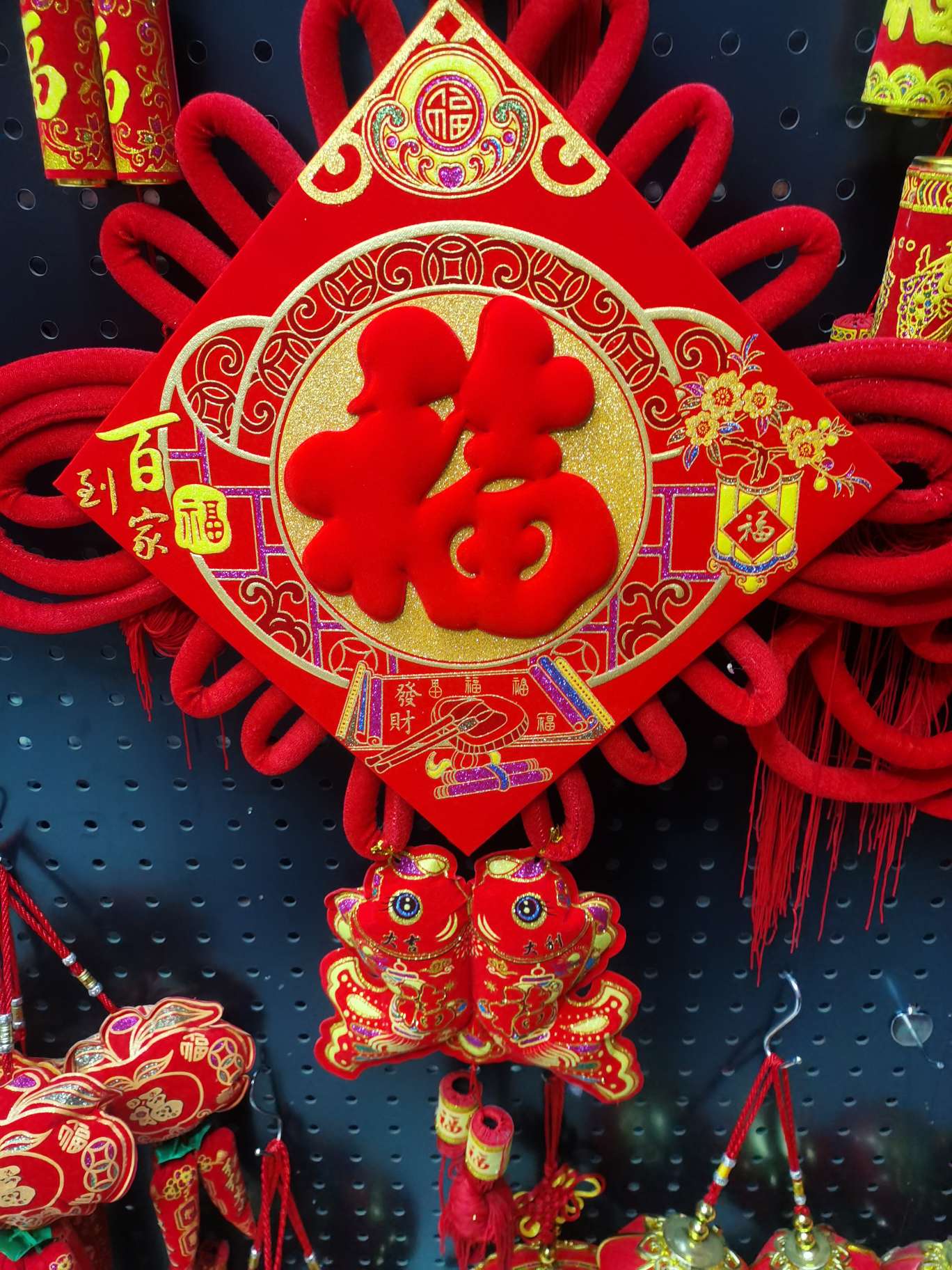 Three-dimensional red blessing festive items hanging pendants, knot festive wedding and festival supplies, moving into a new home