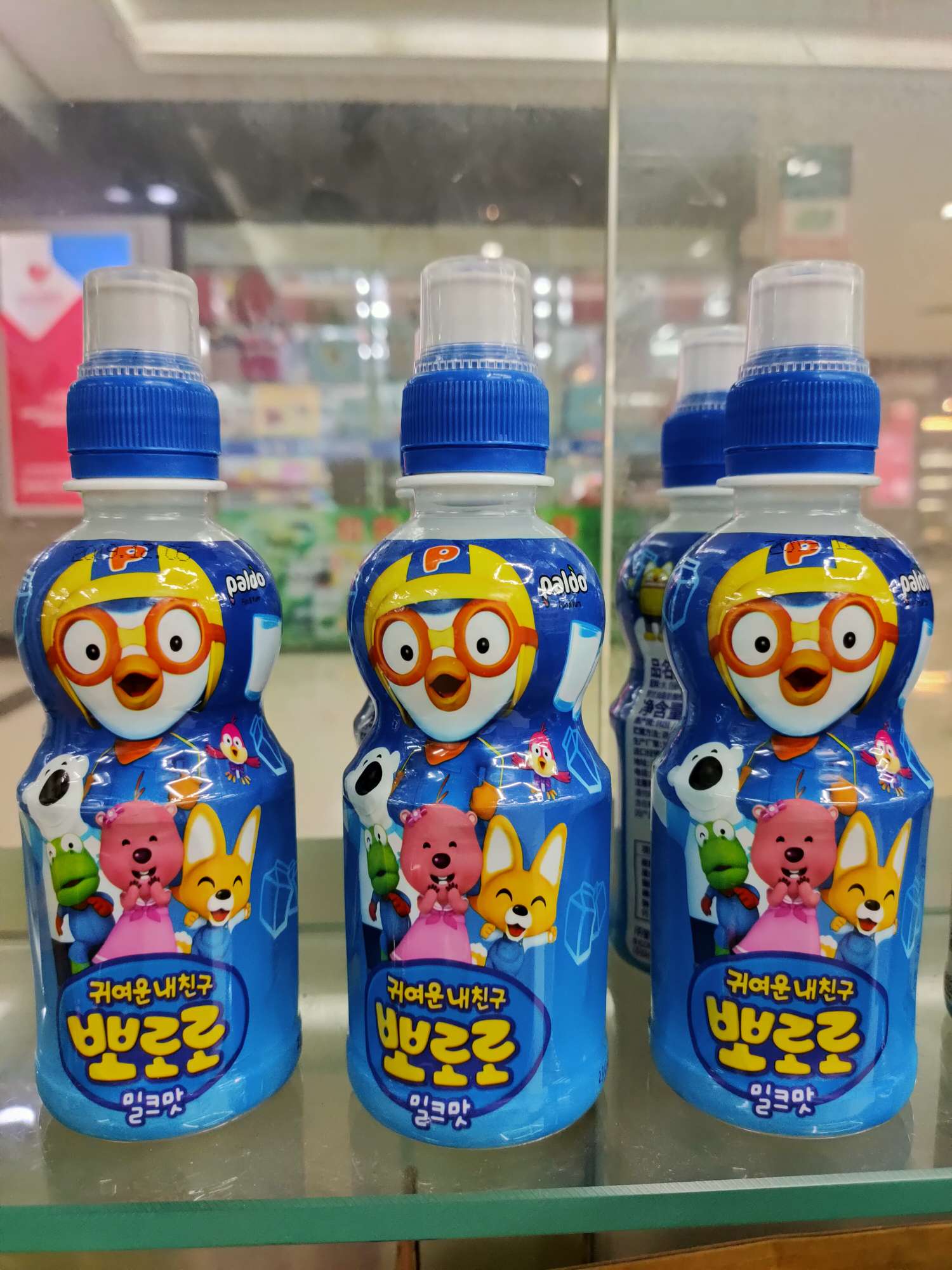 啵乐乐牛奶味饮料