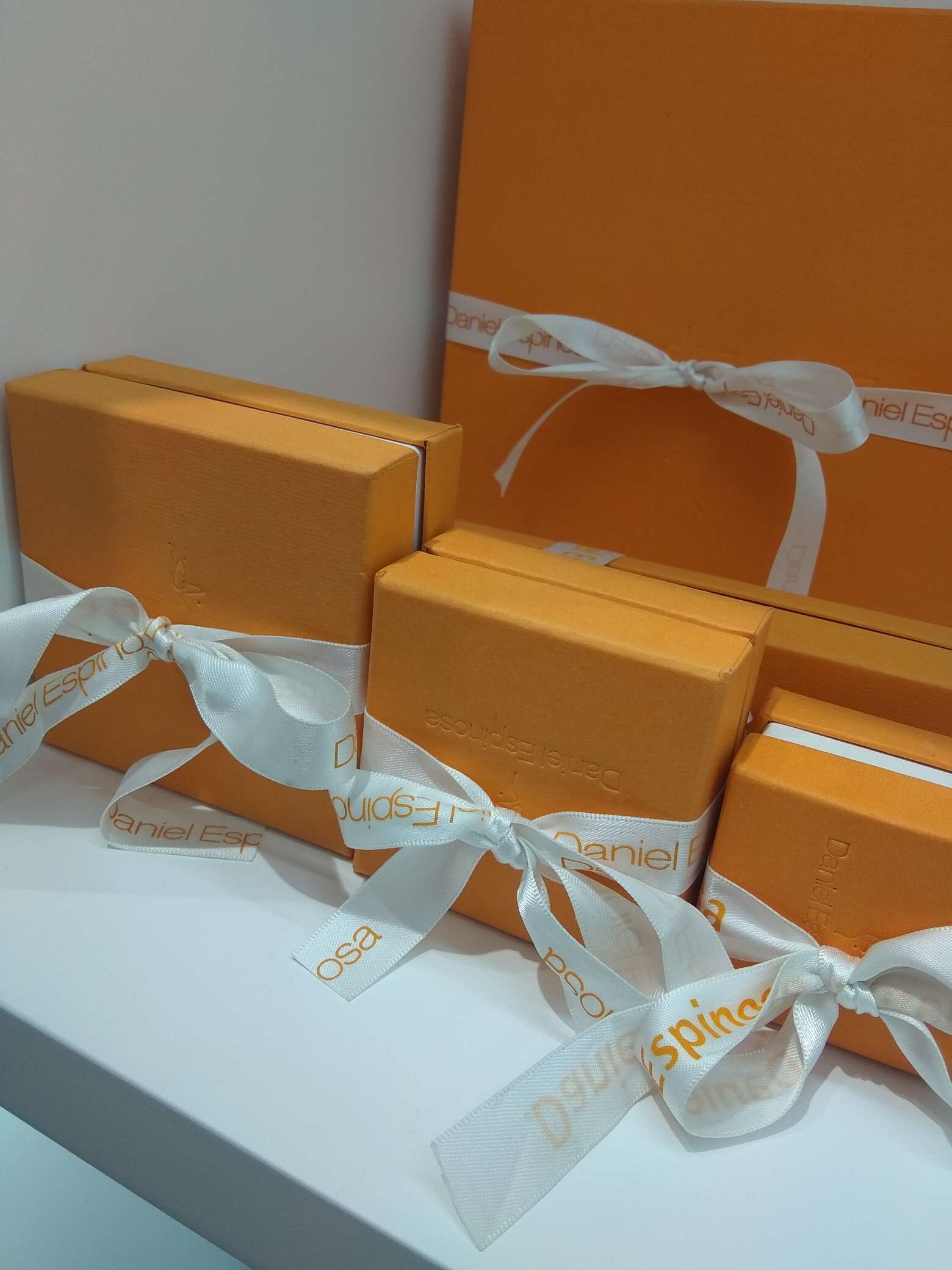 High-end jewelry box hardboard paper sticker + ribbon thumbnail
