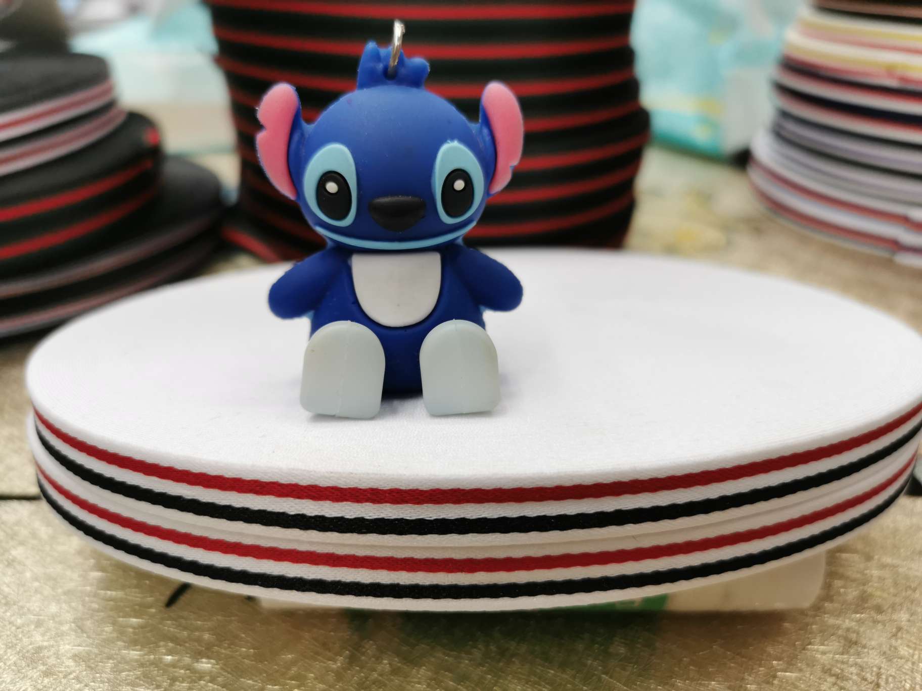 1.0 Intercolor fine-textured tape, polyester tape, woven tape, lace, colored tape, decorative tape in stock Specification image