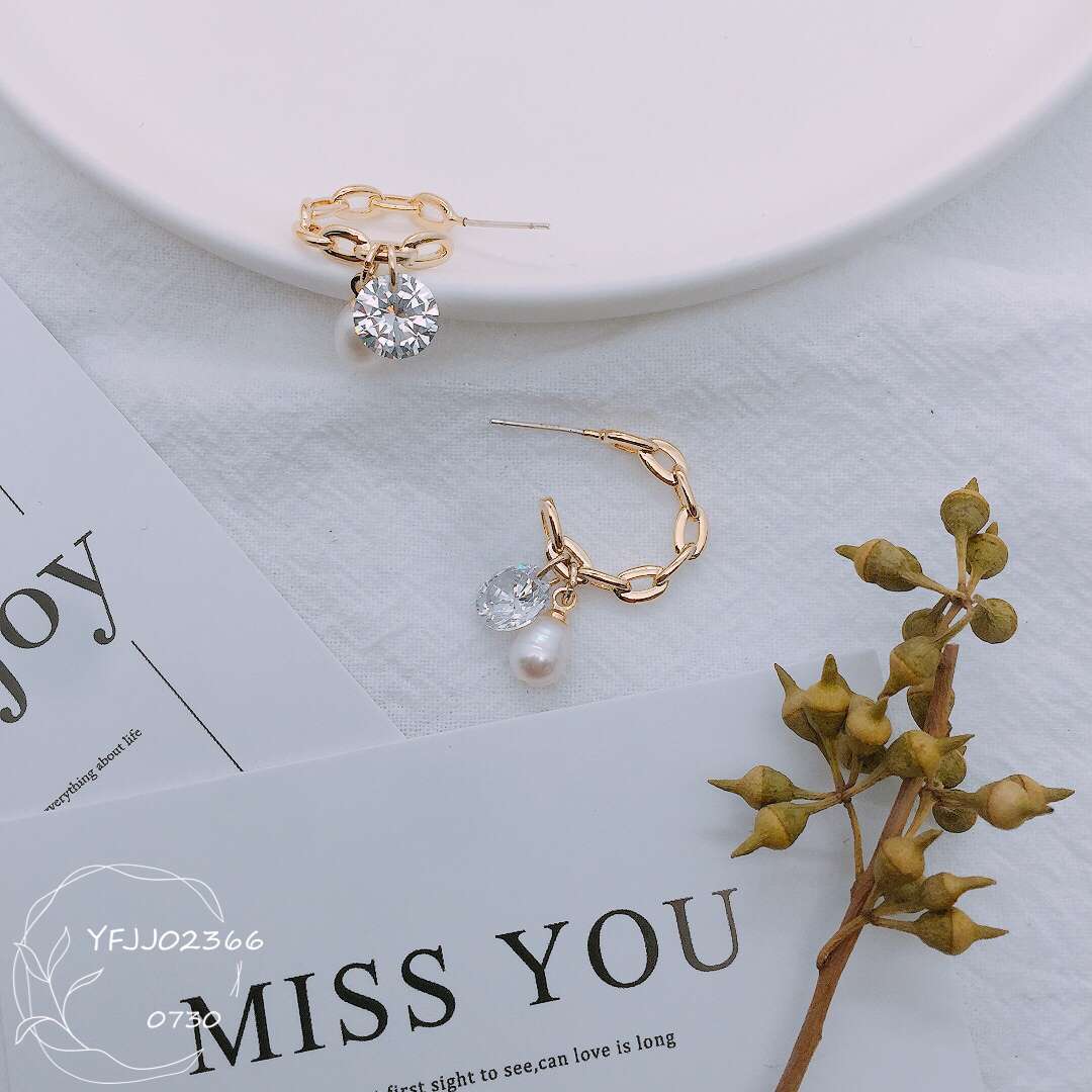 Korean version of the trendy cool fresh water pearl earrings