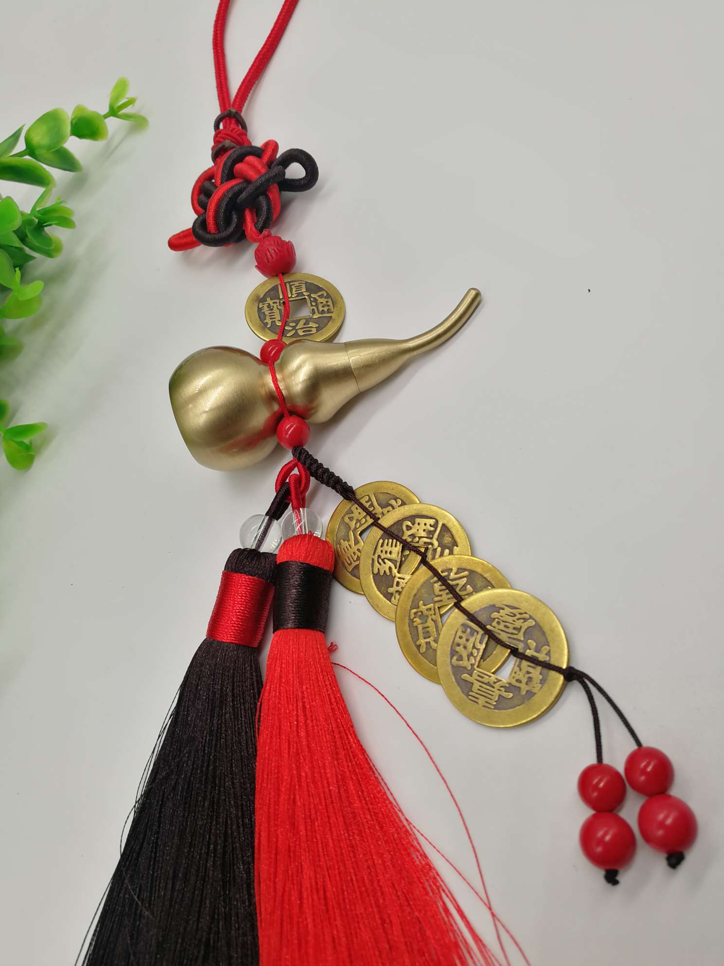 Pure copper brushed sealed oil gourd with Five Emperors' coins hanging on a car Specification image