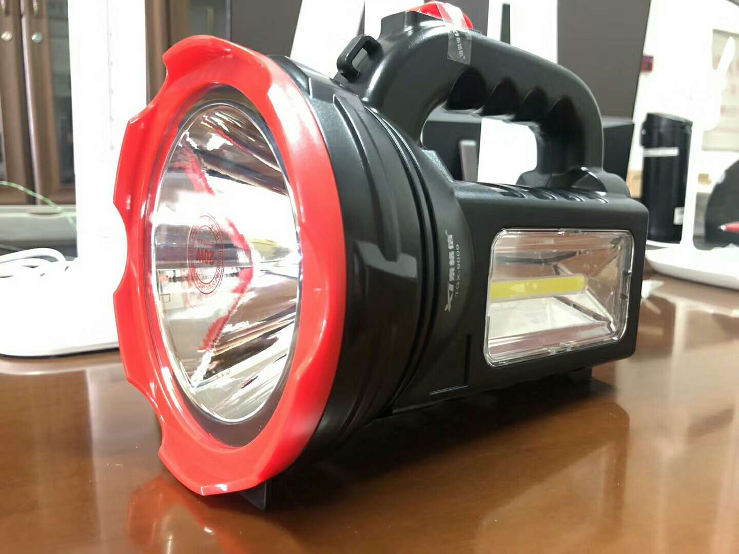 Taigexin LED multi-functional high-intensity Searchlight TGⅩ--9009 details Picture