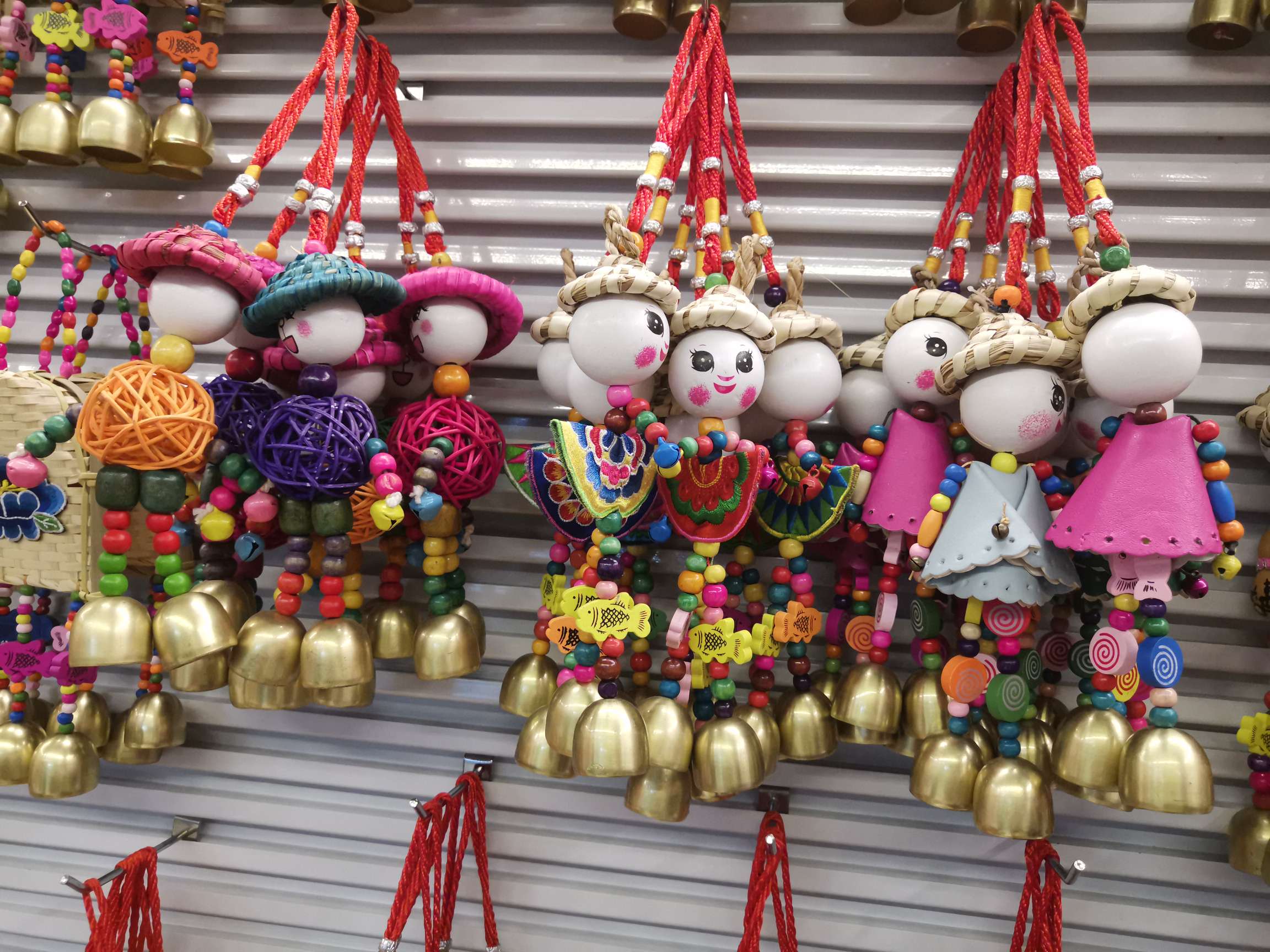 Straw hat wind chime