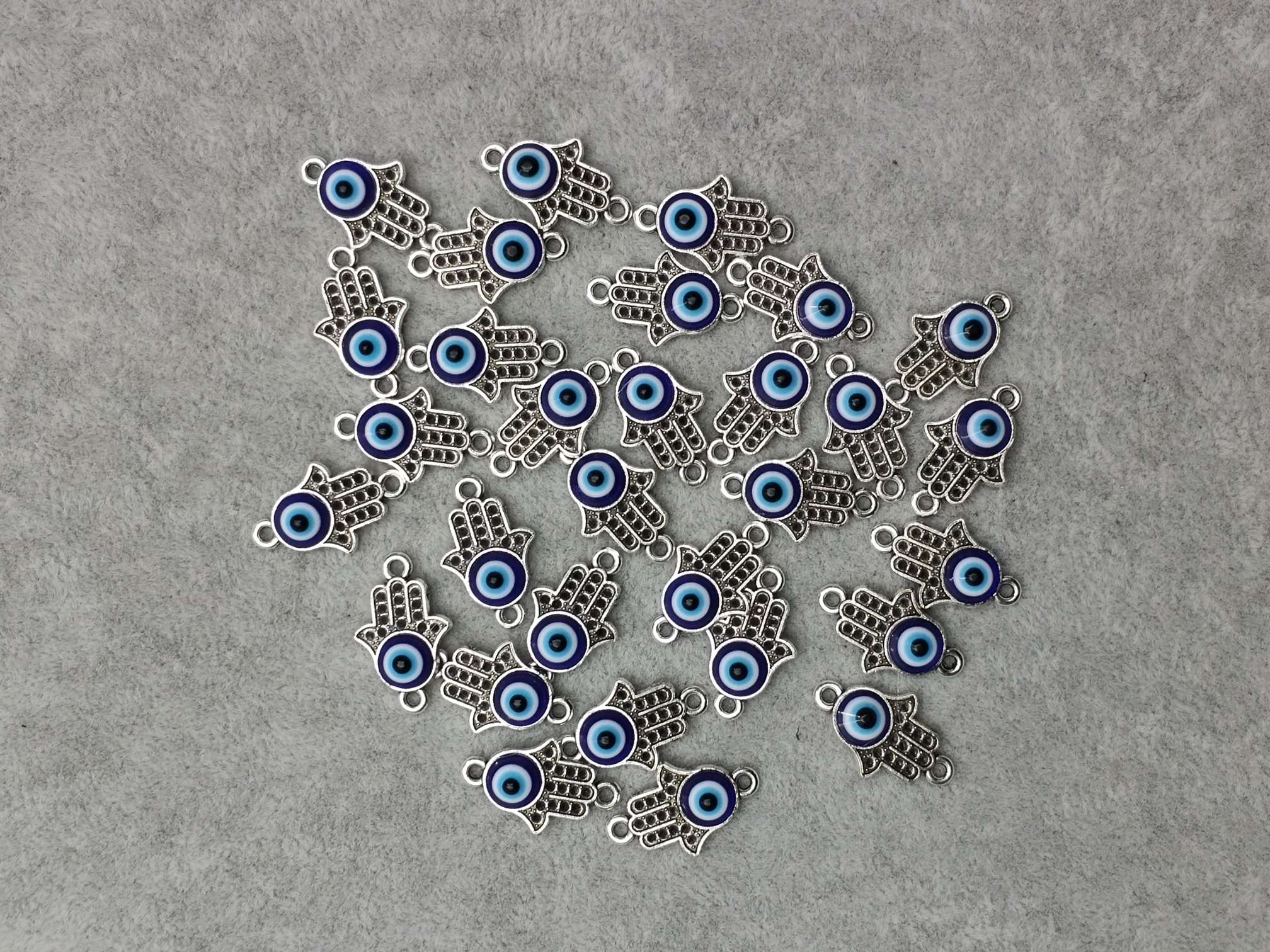 Bracelet accessories thumbnail