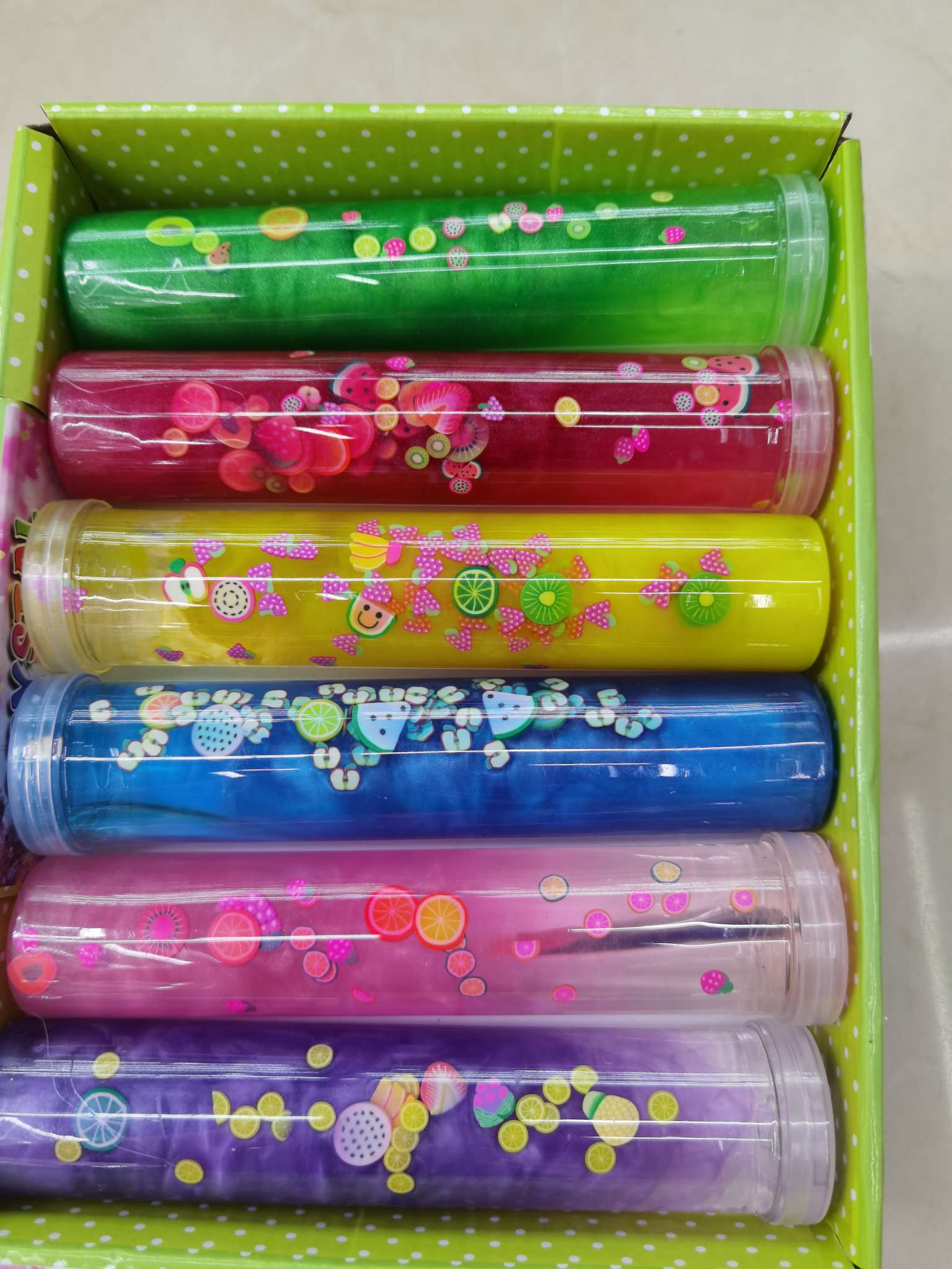 Slender bottle fruit slices