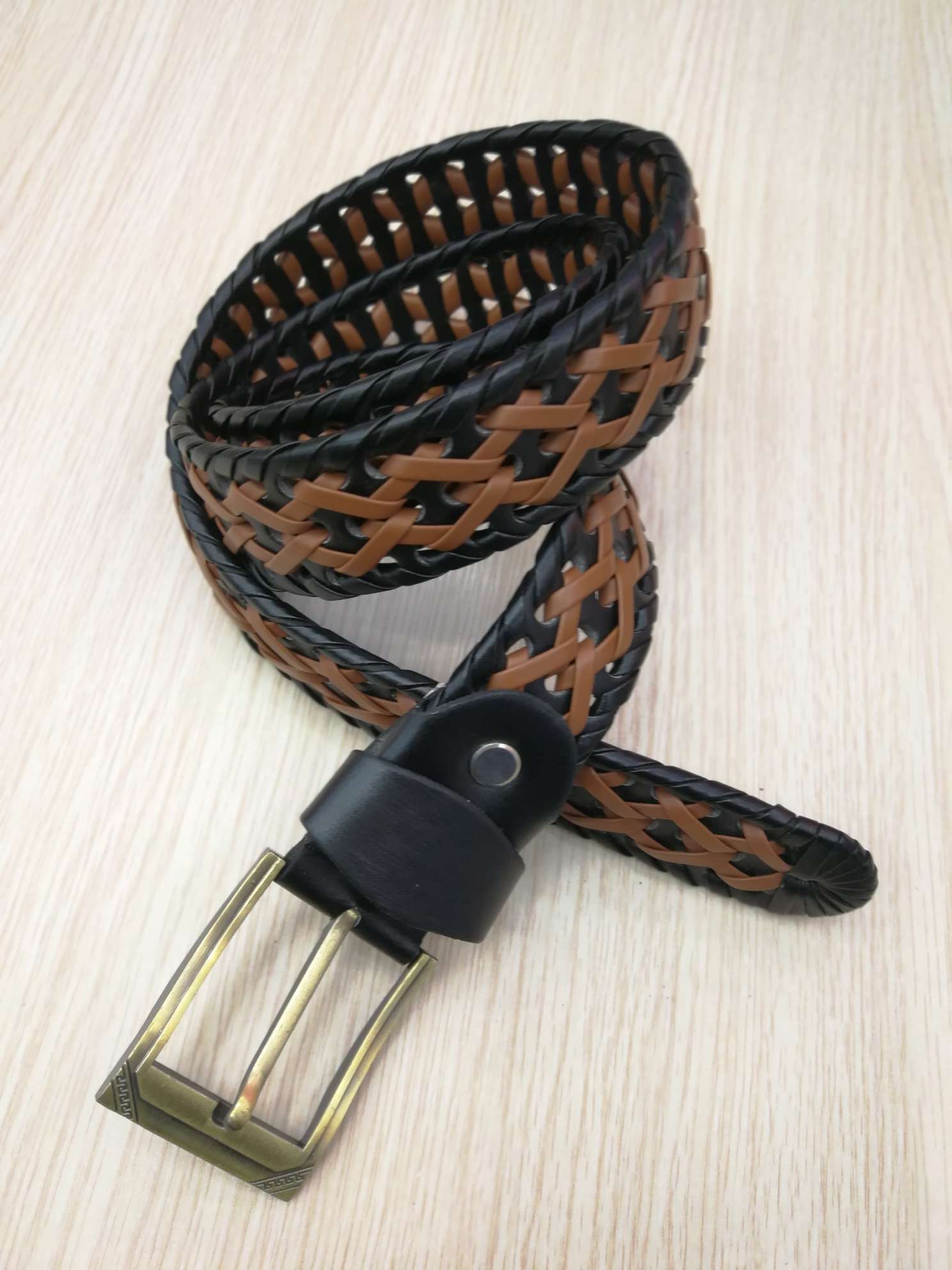 义乌好皮带AB008男士时尚商务休闲针扣手工制作男士腰带厂家直销供应内销外贸产品图