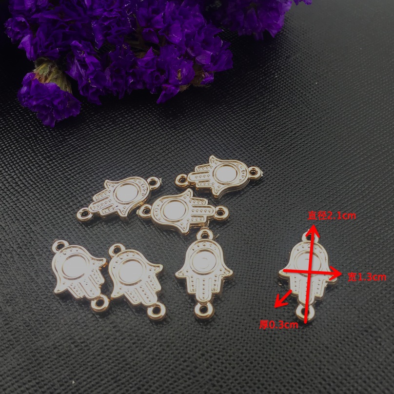 diy jewelry accessories wholesale, CCB palm pendants, necklaces, bracelets, pendants, jewelry accessories factory direct sales Application Scenario