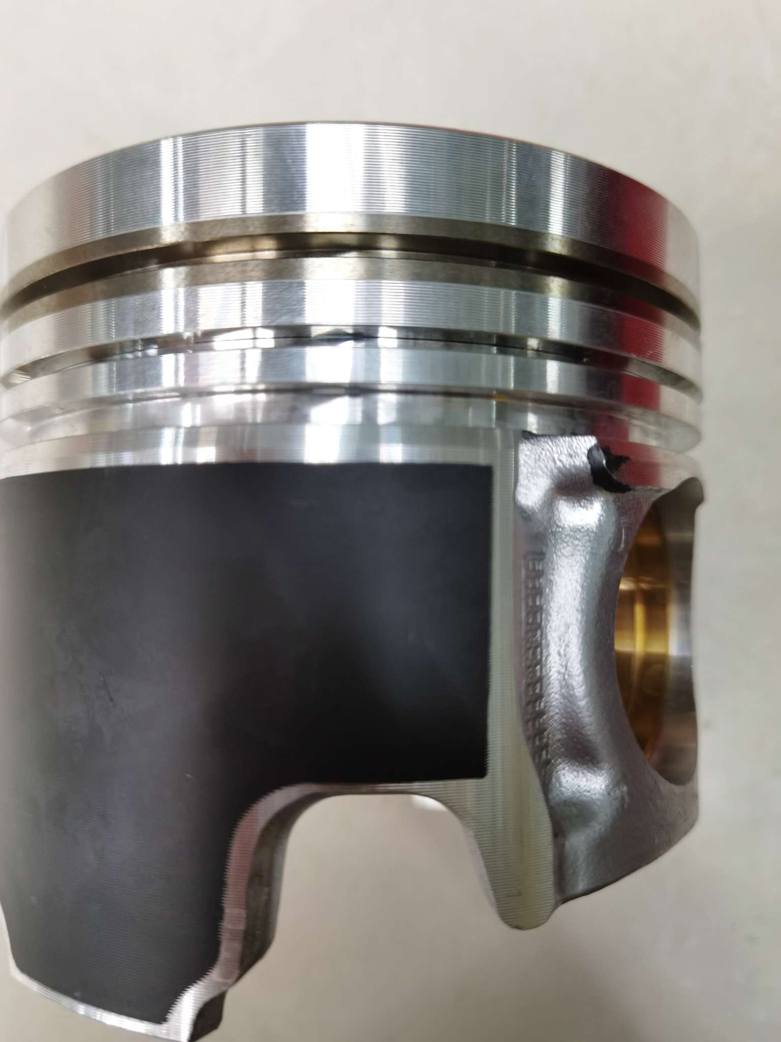 活塞、活塞环、活塞销实物图