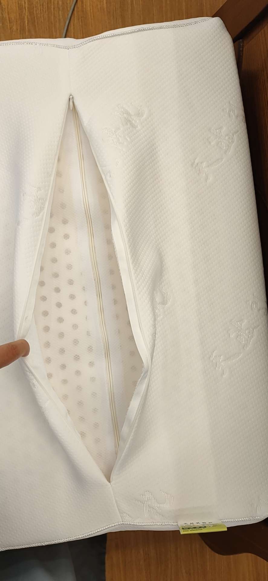 Natural Latex Pillow To Protect Cervical Vertebra Antibacterial Natural Latex To Help Sleep Application Scenario