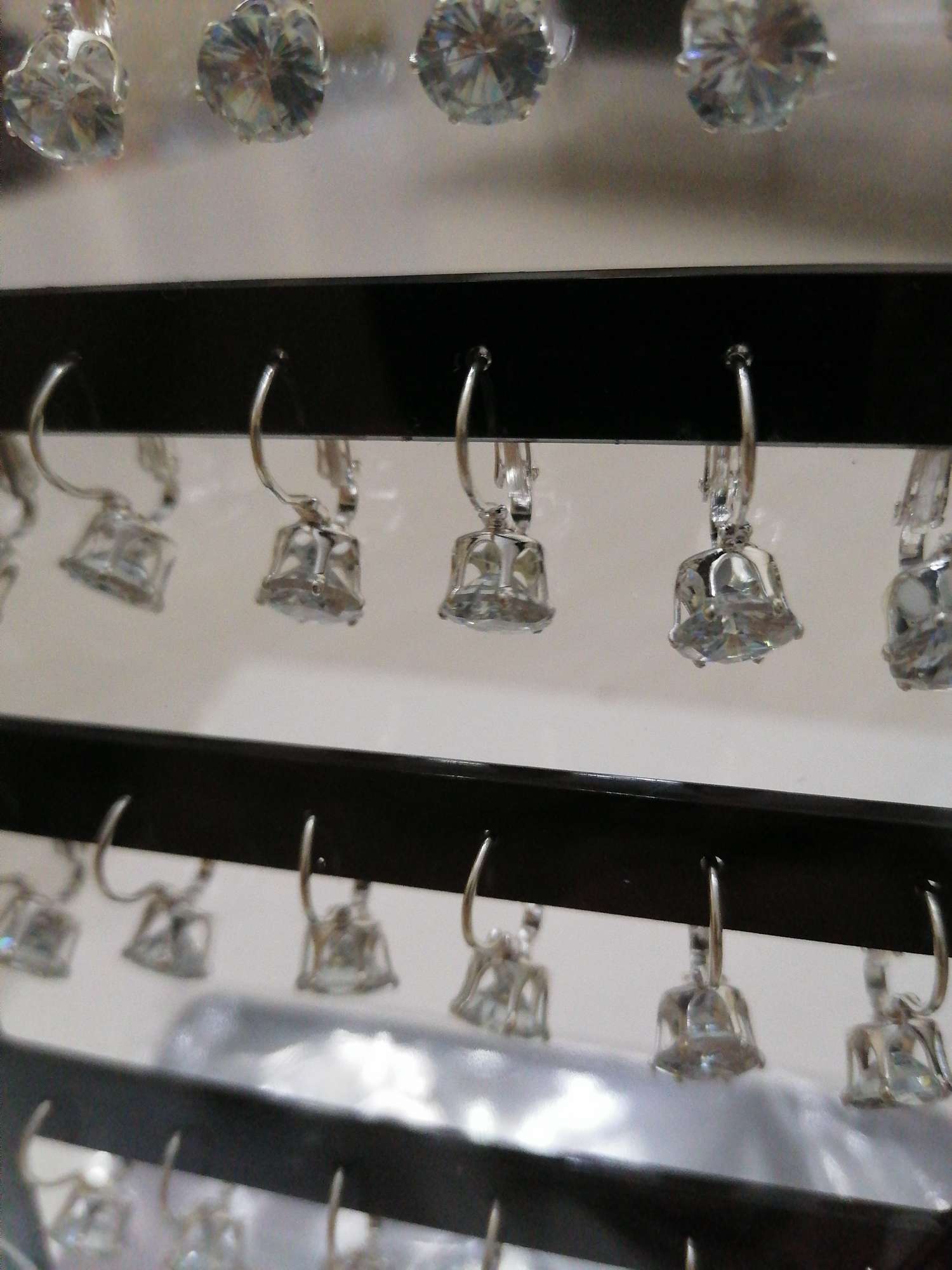 Zircon hooks are round thumbnail