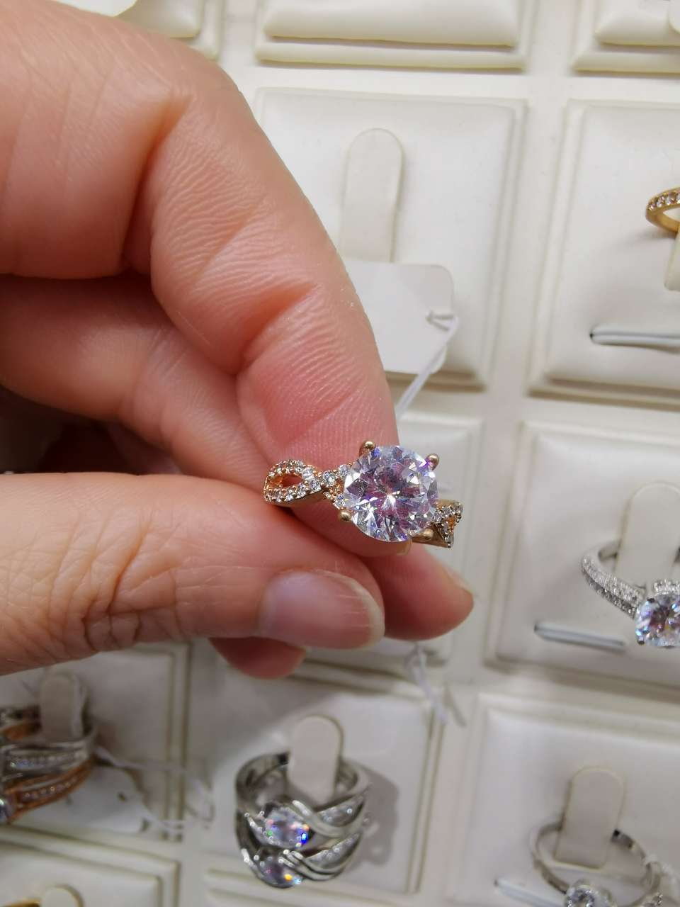 Fashion wedding zircon ring