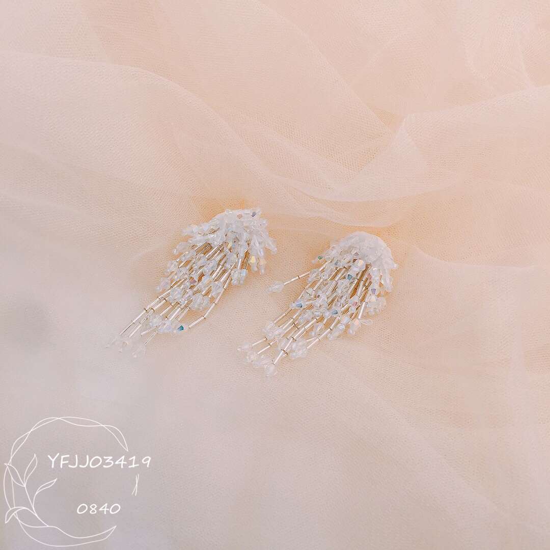 Korean Super Sin Pure Handmade Beaded Crystal Personality Features High-Grade Earrings Item Picture