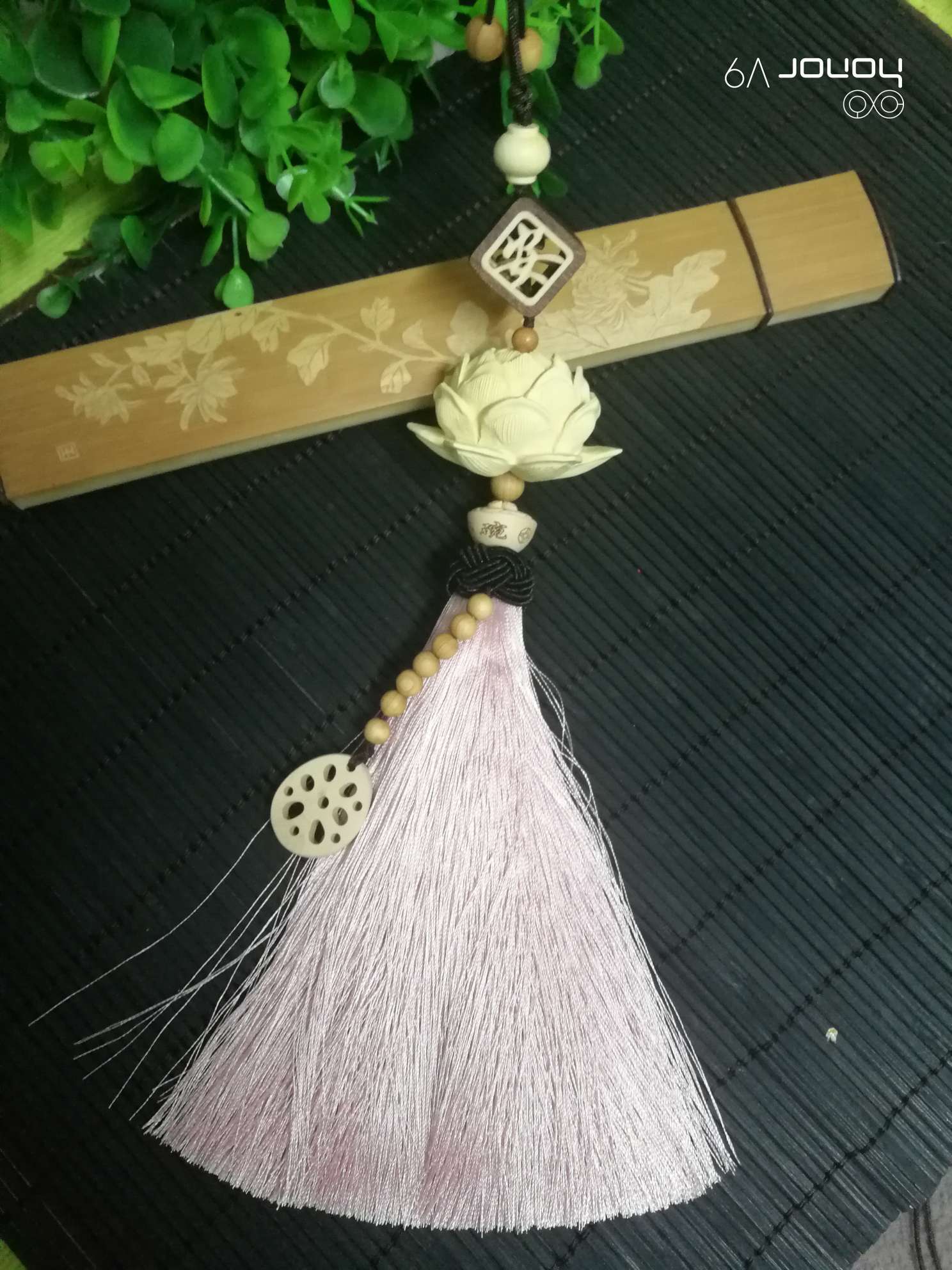 Boxwood lotus flower cart hanging Item Picture