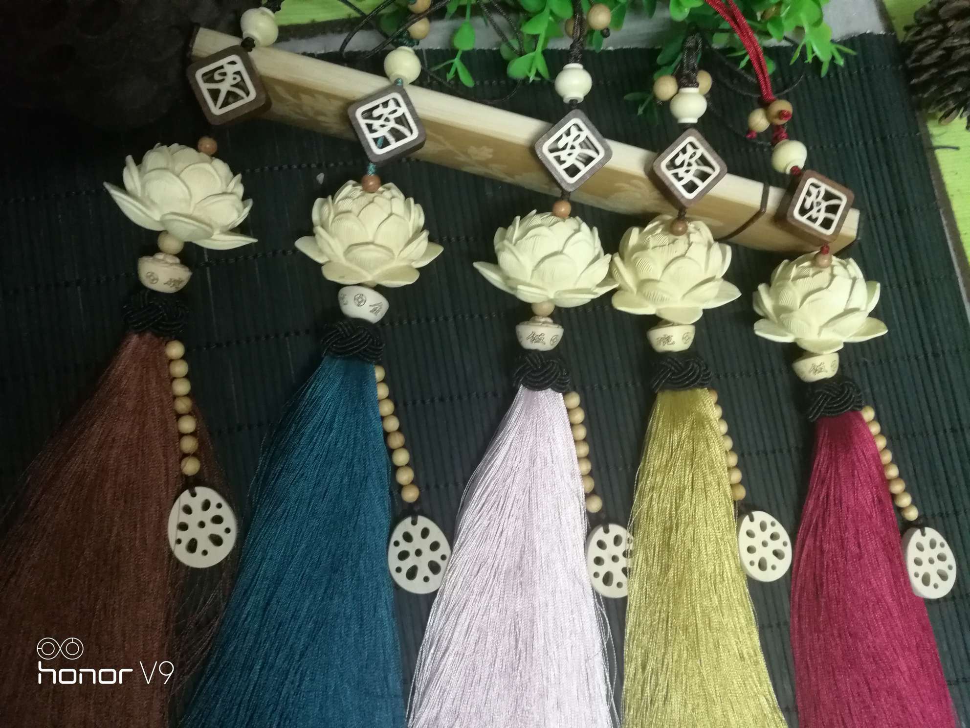 Boxwood lotus flower cart hanging